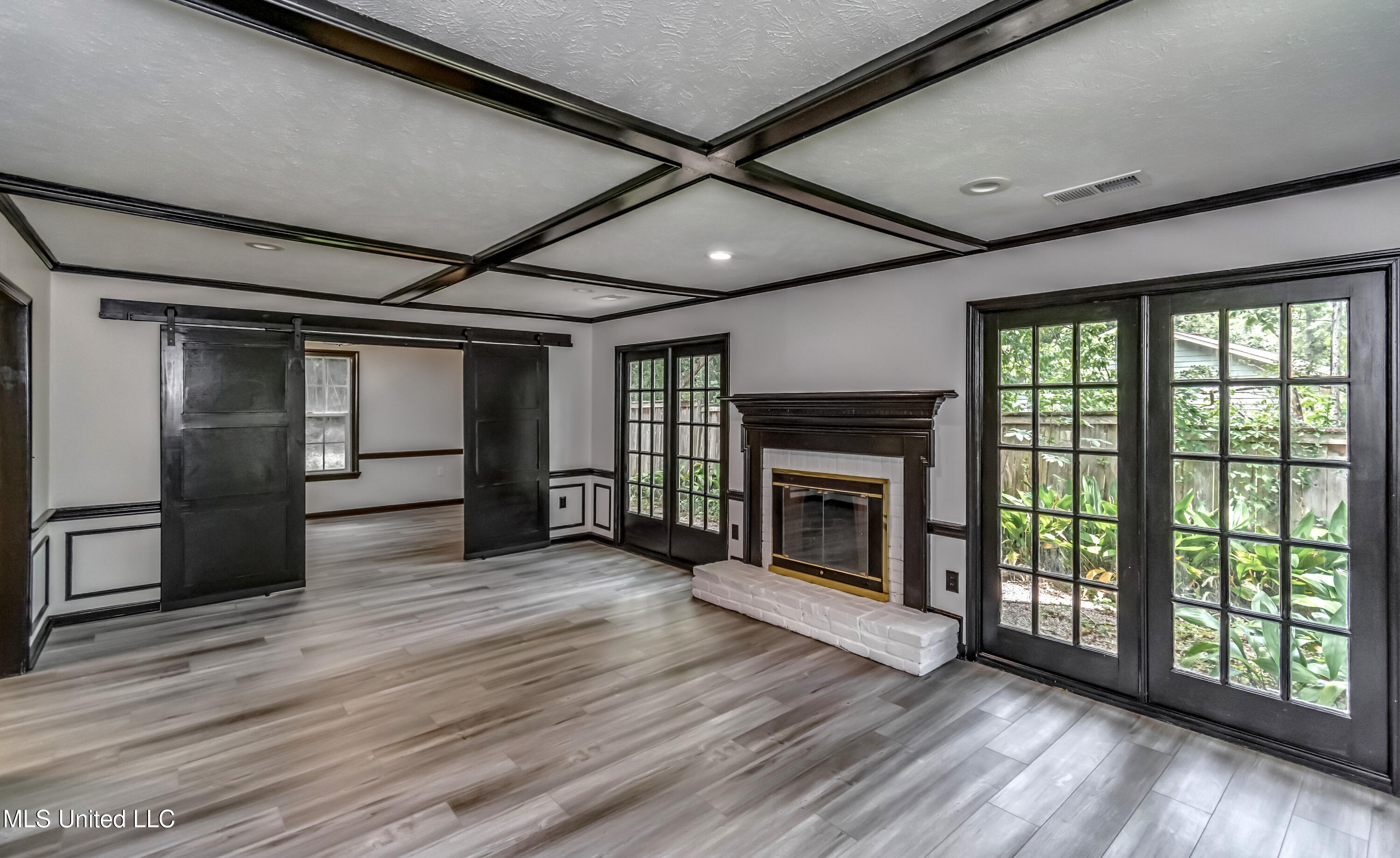 767 Sherwood Drive, Jackson, Mississippi image 8