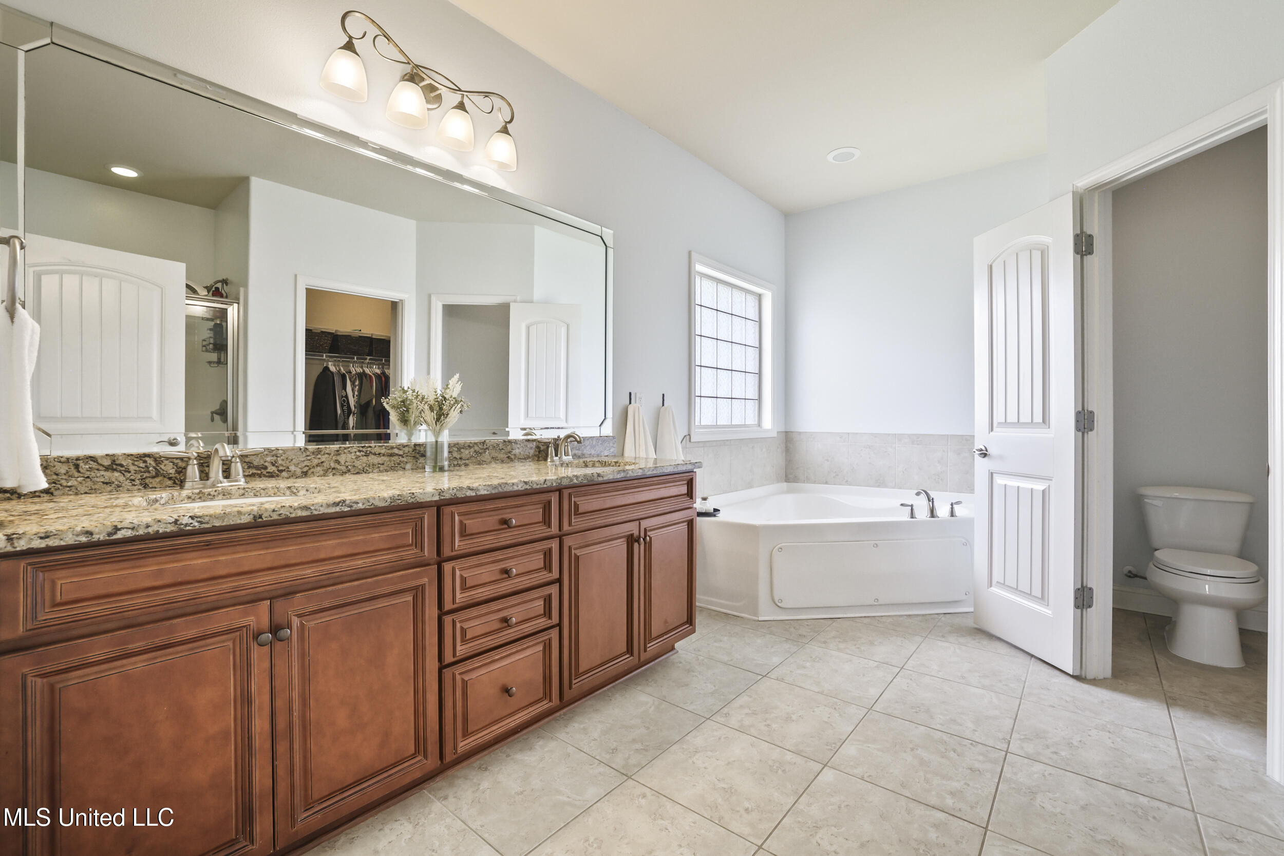 13111 Hawthorn Drive, Biloxi, Mississippi image 27