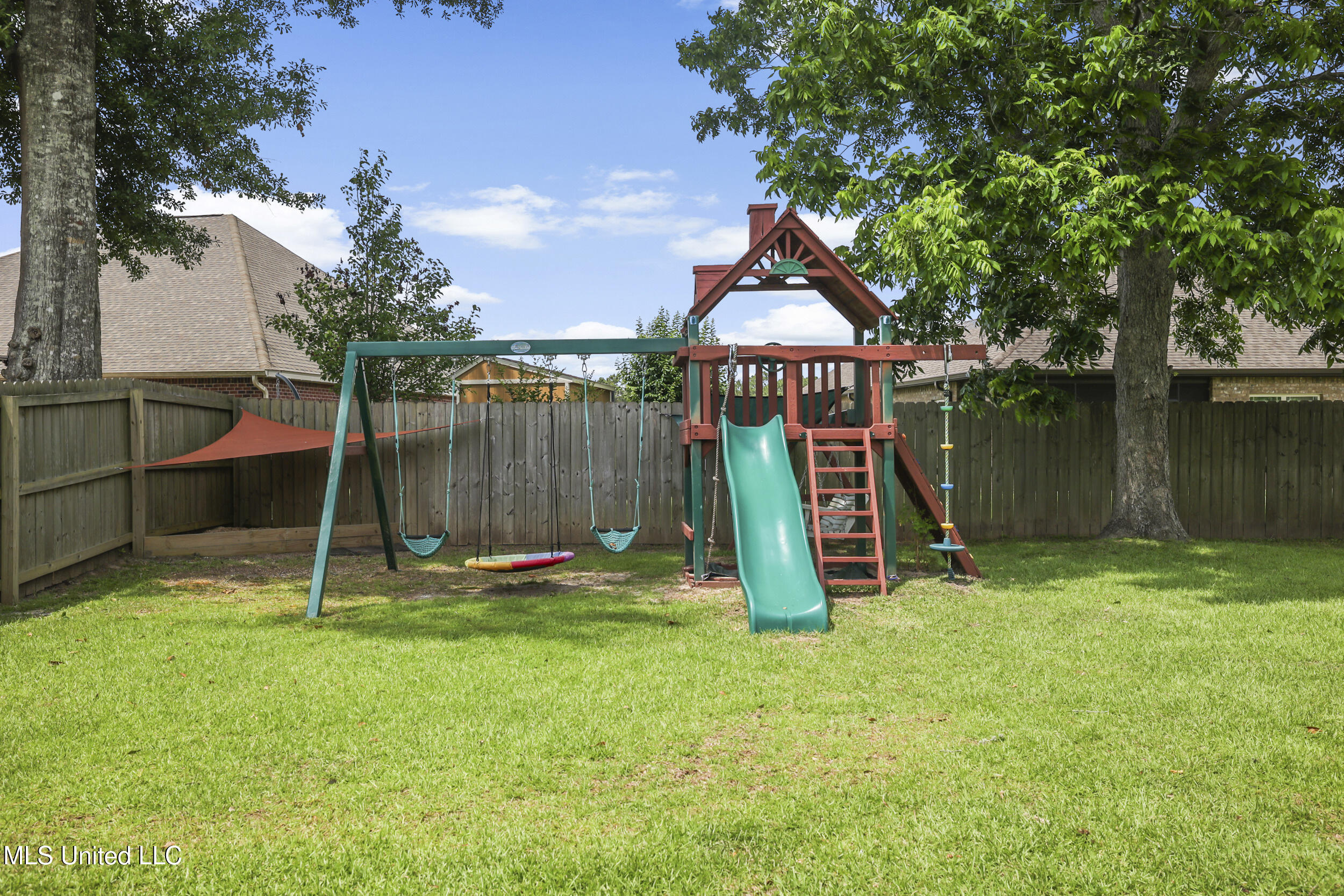 13111 Hawthorn Drive, Biloxi, Mississippi image 45
