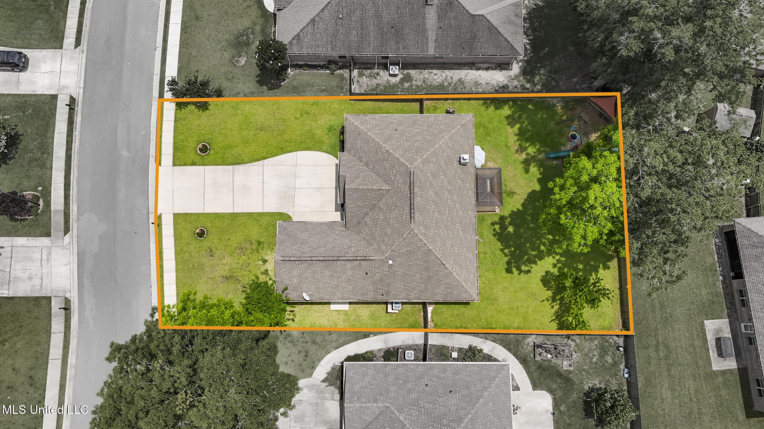 13111 Hawthorn Drive, Biloxi, Mississippi image 5