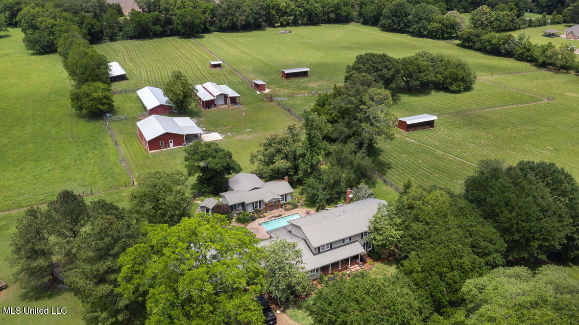 398 Green Acres A Drive, Canton, Mississippi image 4