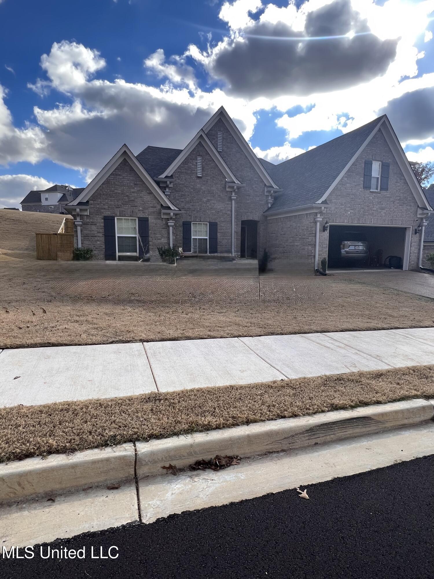187 Magnolia Heights Drive, Hernando, Mississippi image 1