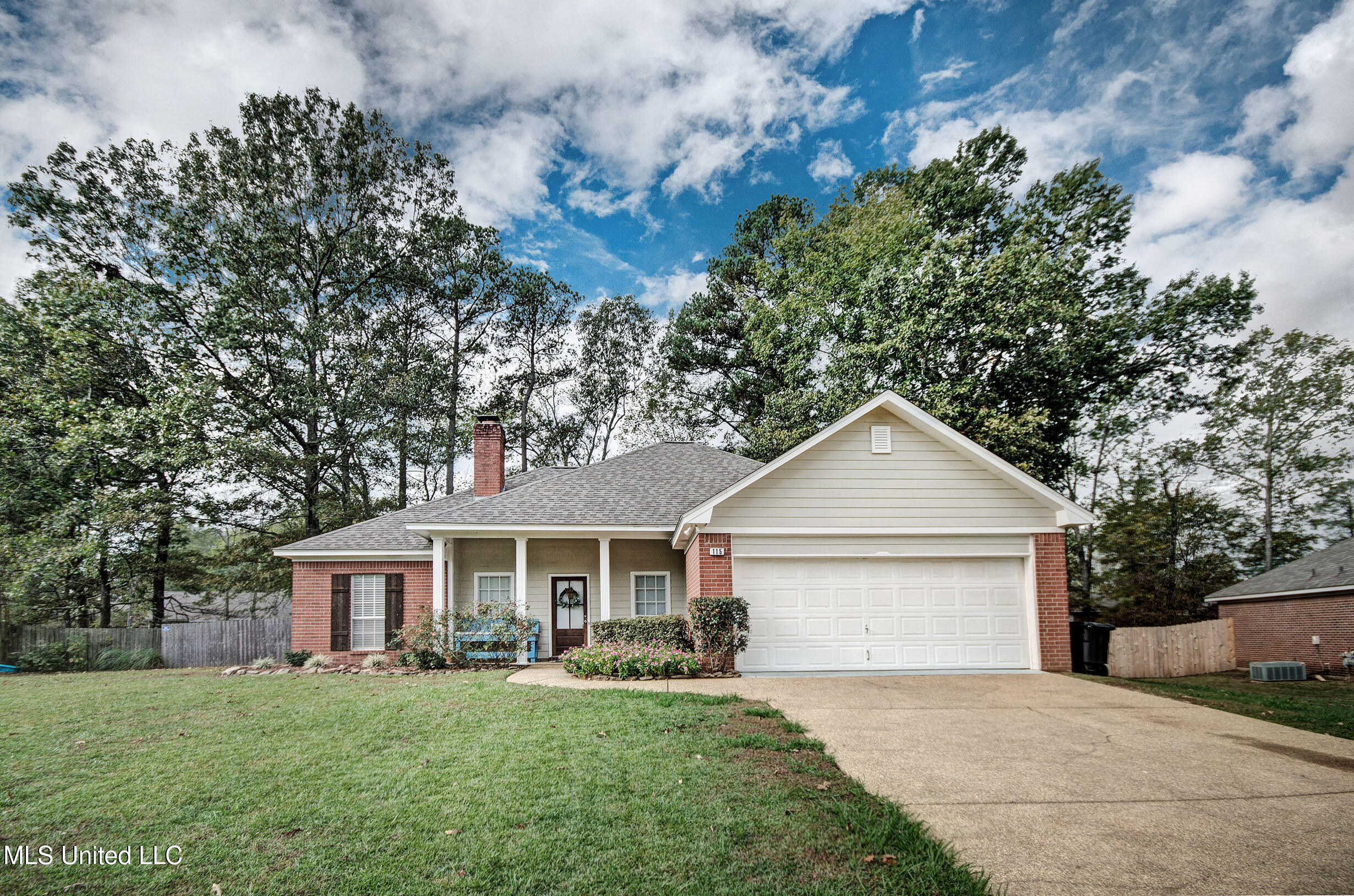 115 Post Oak Drive, Brandon, Mississippi image 1