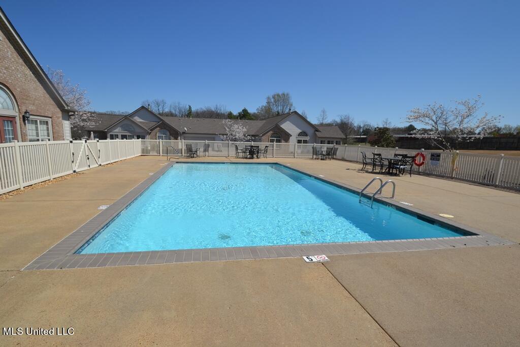 8755 Parkview Oaks Circle, Olive Branch, Mississippi image 15