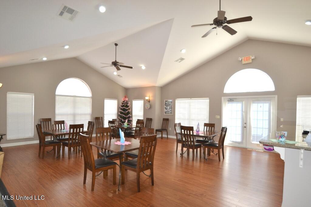 8755 Parkview Oaks Circle, Olive Branch, Mississippi image 16