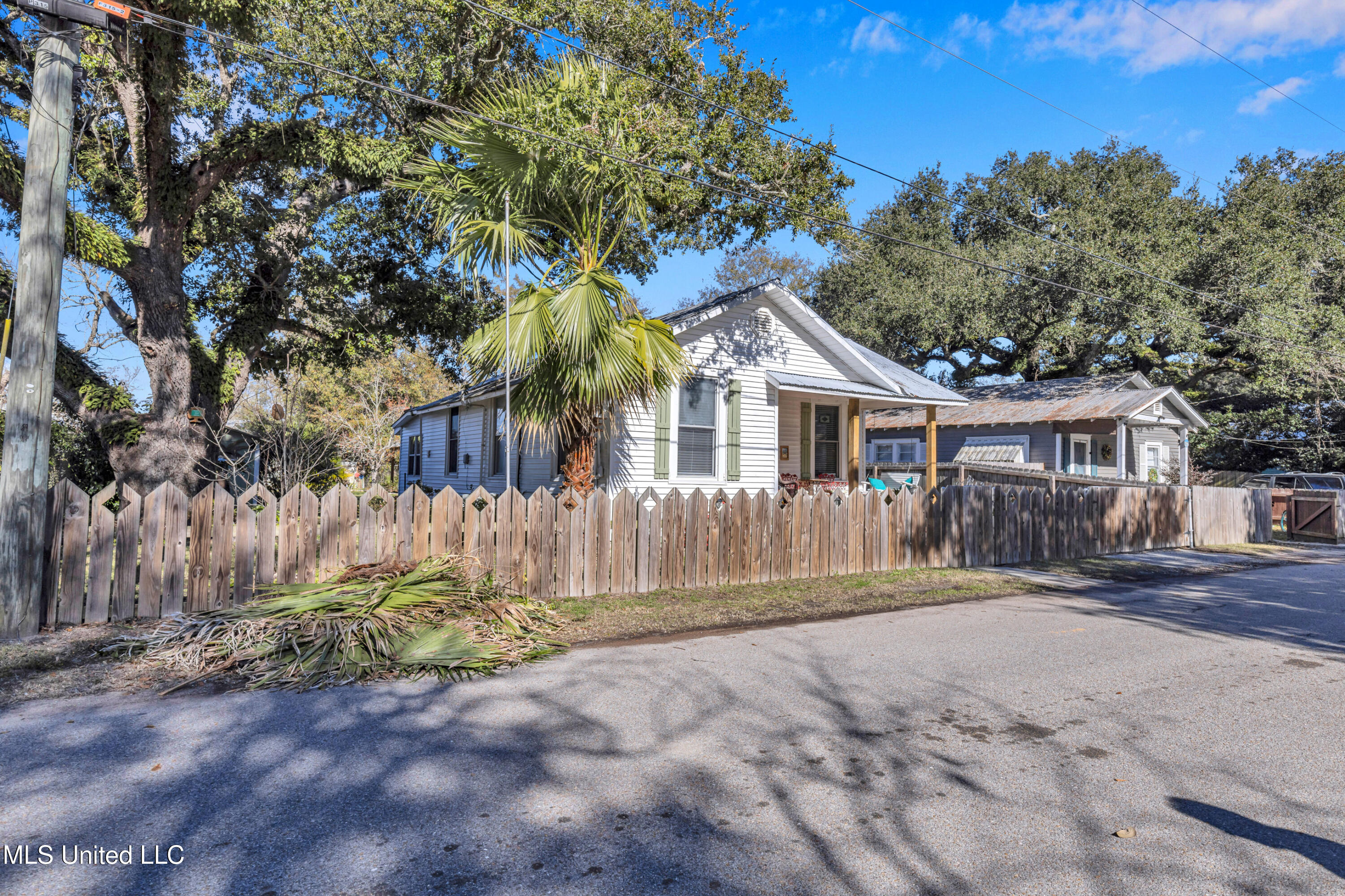 311 Citizen Street, Bay Saint Louis, Mississippi image 4