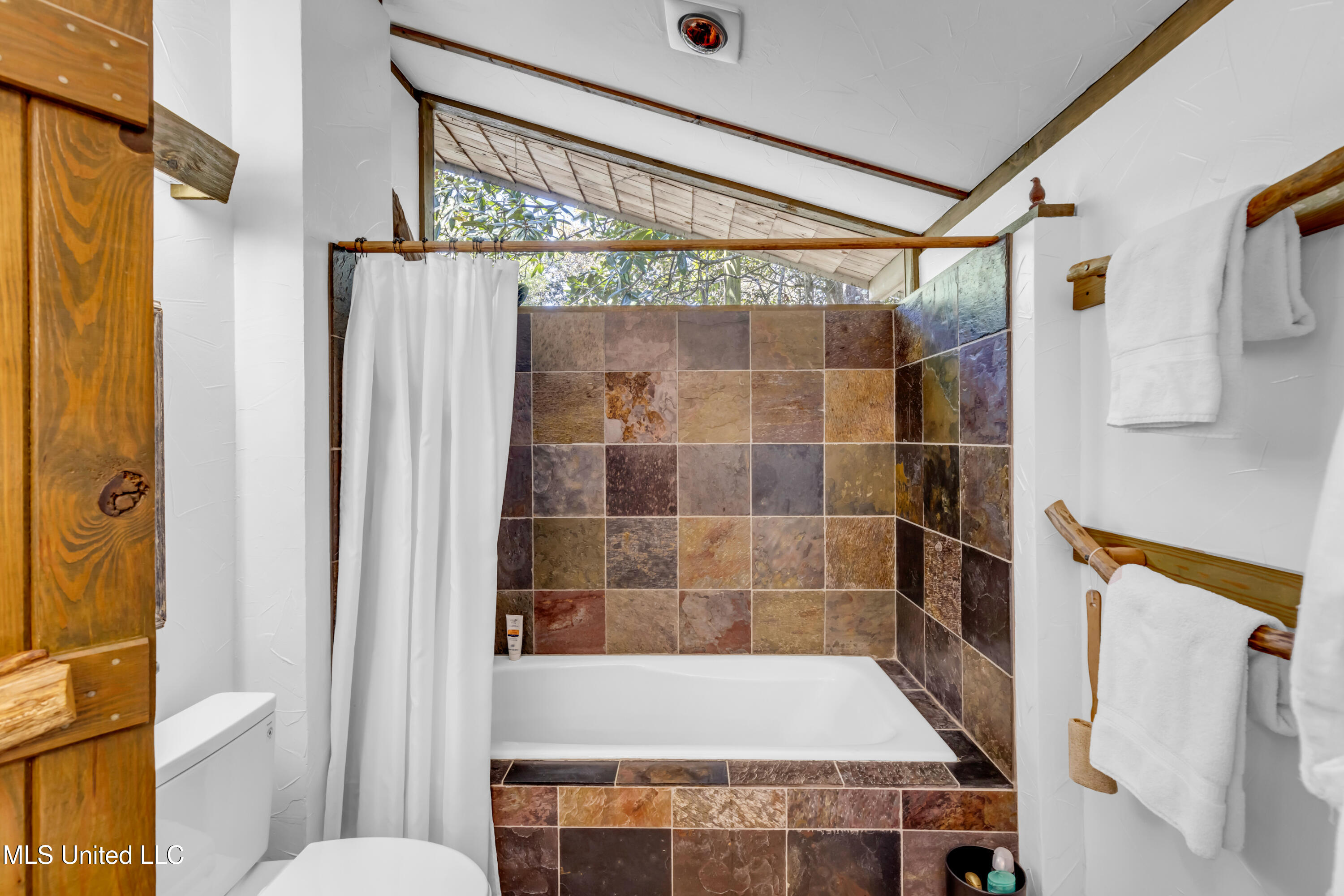 1101 Le Voyageur Drive, Ocean Springs, Mississippi image 10