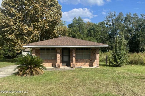 Homes For Rent - 2206 33rd Avenue<br/> Gulfport, MS 39501