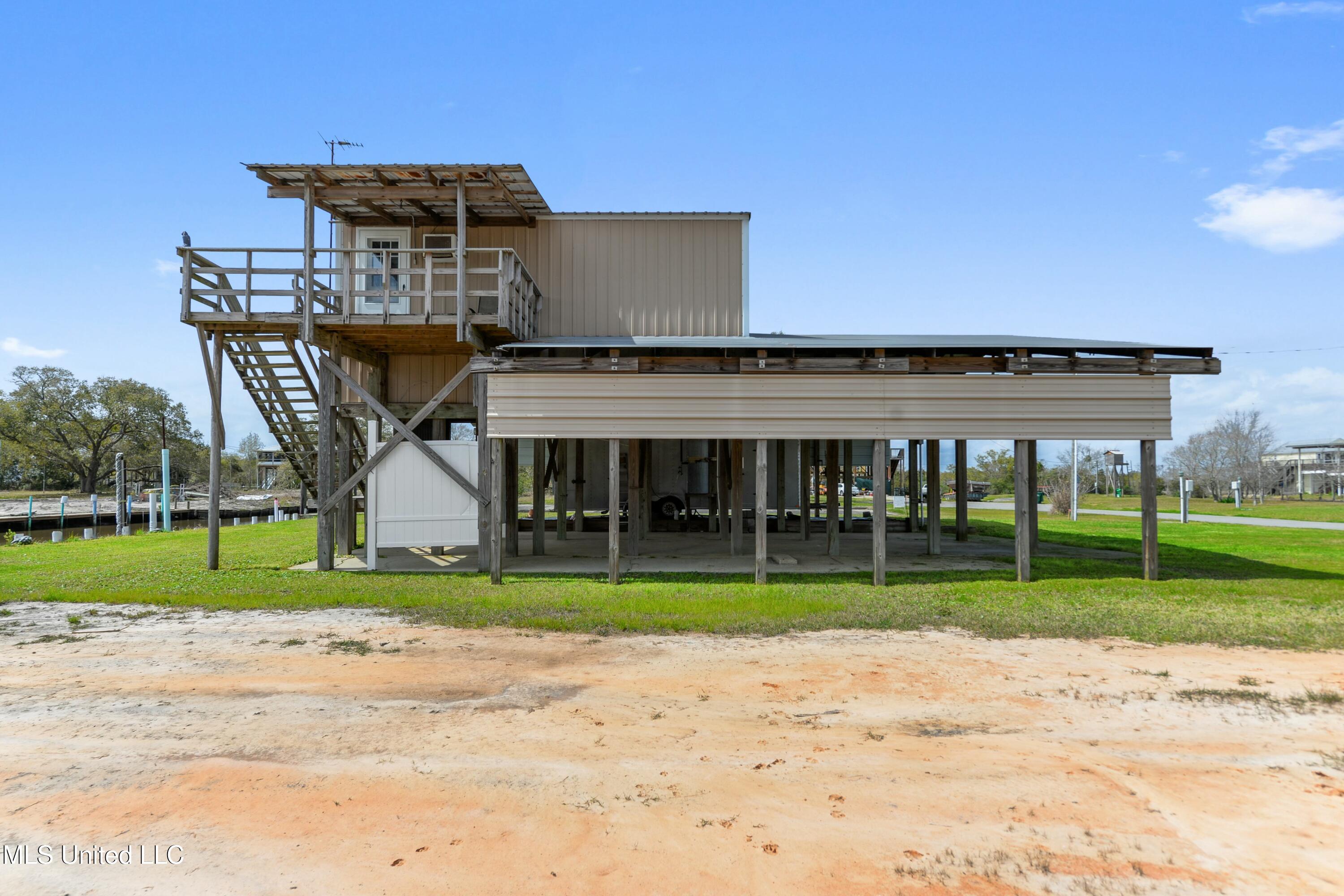 10099 W Park Road, Bay Saint Louis, Mississippi image 1
