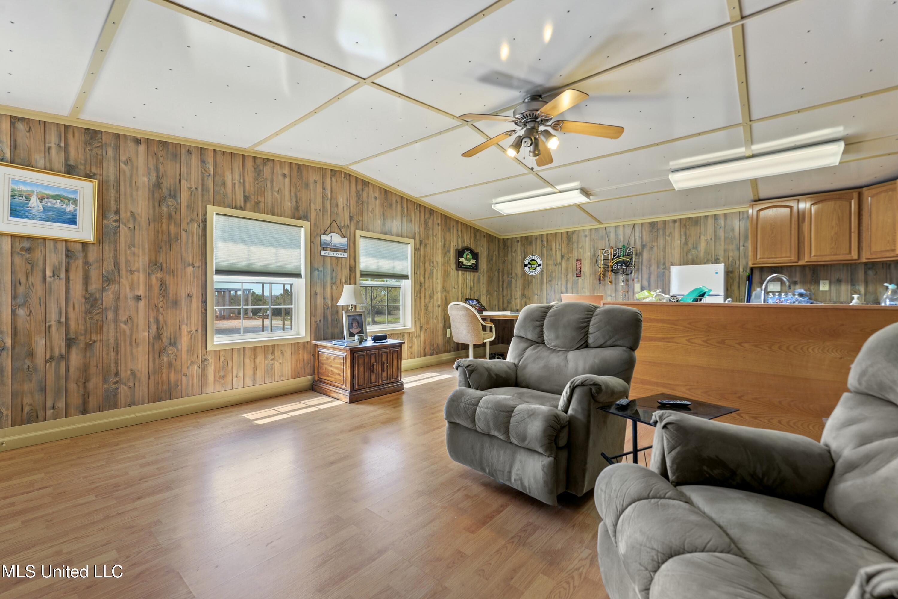 10099 W Park Road, Bay Saint Louis, Mississippi image 9