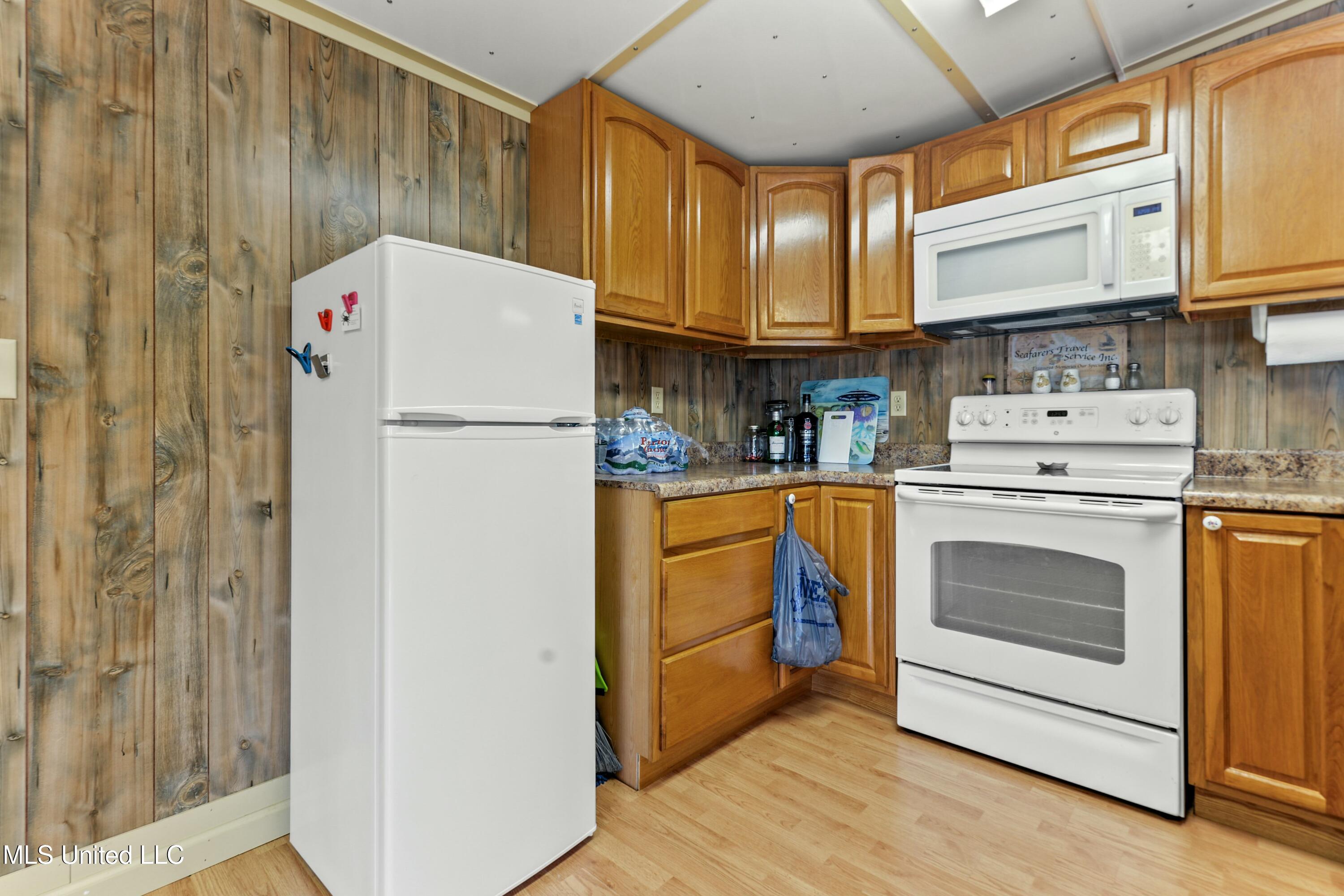 10099 W Park Road, Bay Saint Louis, Mississippi image 11