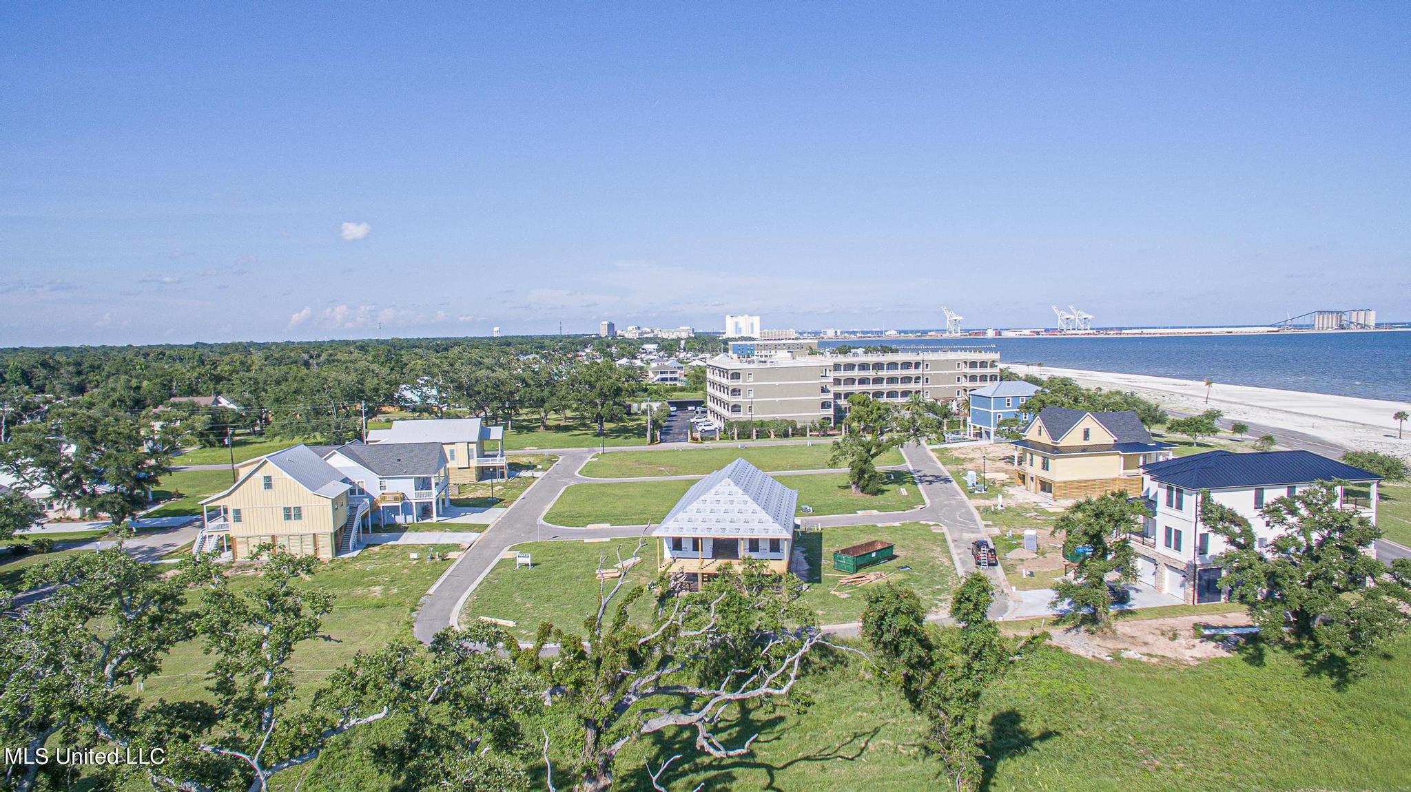 541 Fournier Avenue, Gulfport, Mississippi image 2