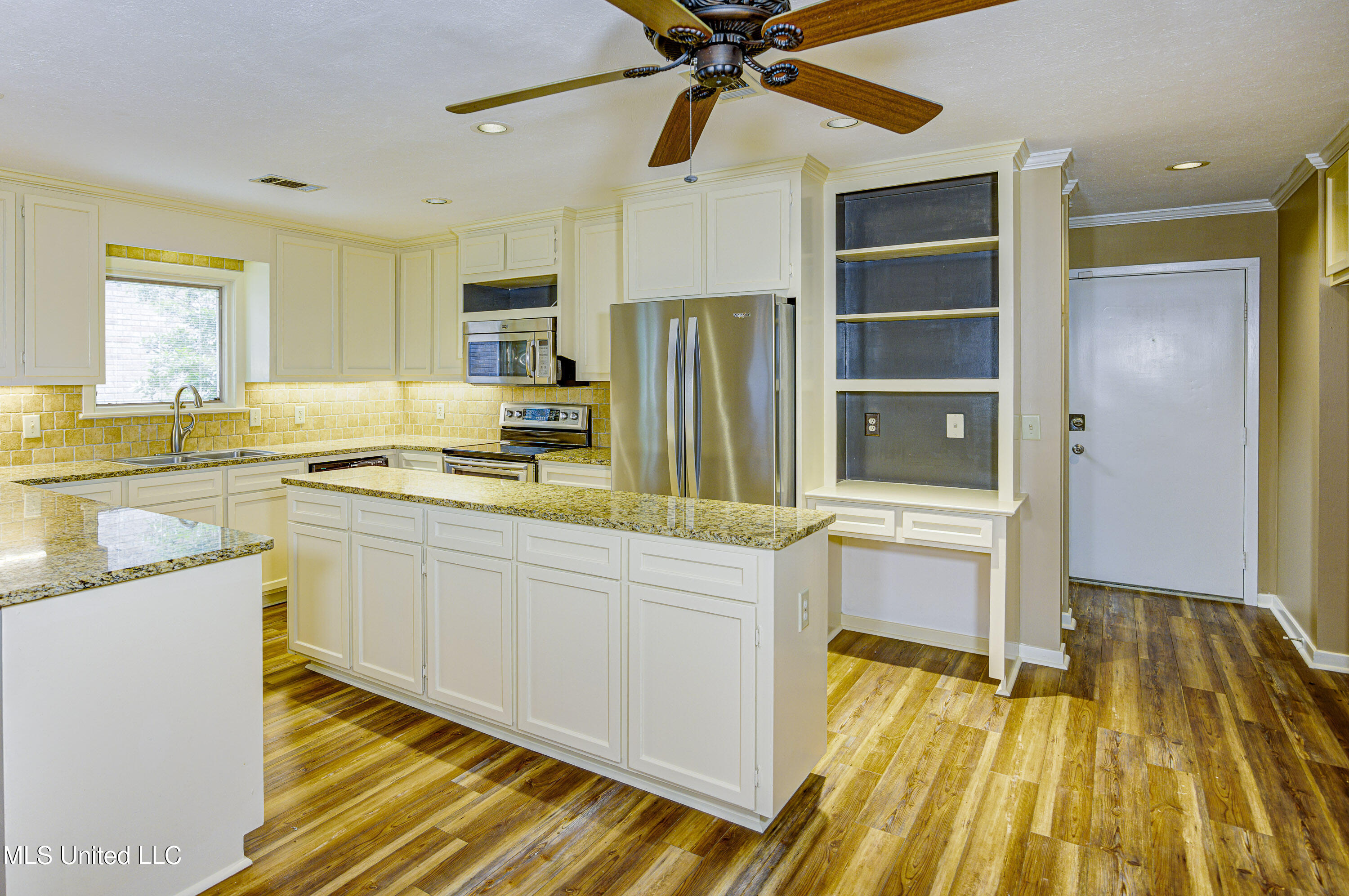 3099 E Fairway Drive, Brandon, Mississippi image 9