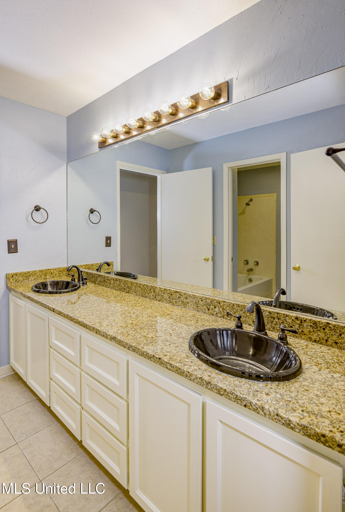3099 E Fairway Drive, Brandon, Mississippi image 37