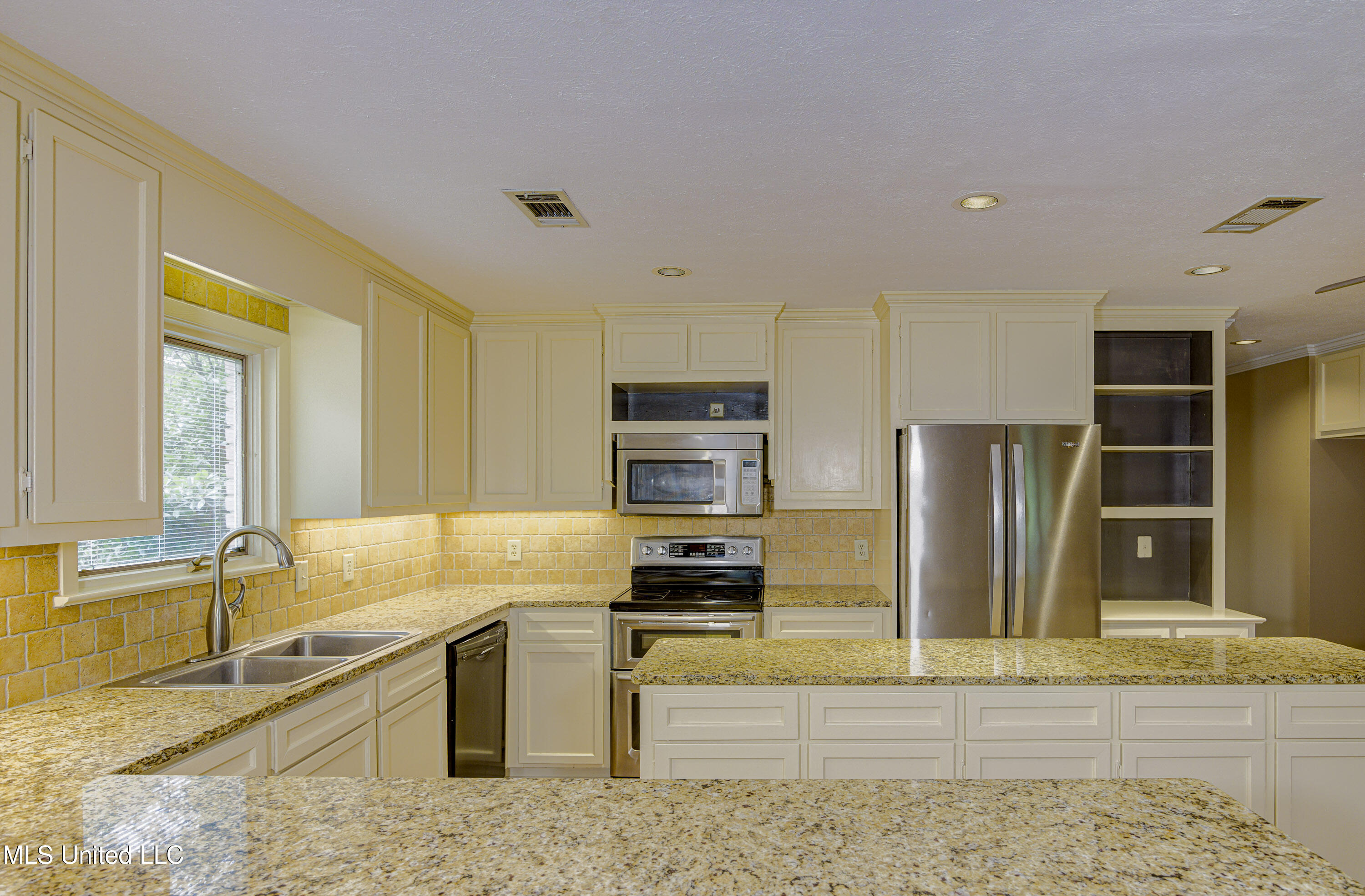 3099 E Fairway Drive, Brandon, Mississippi image 13