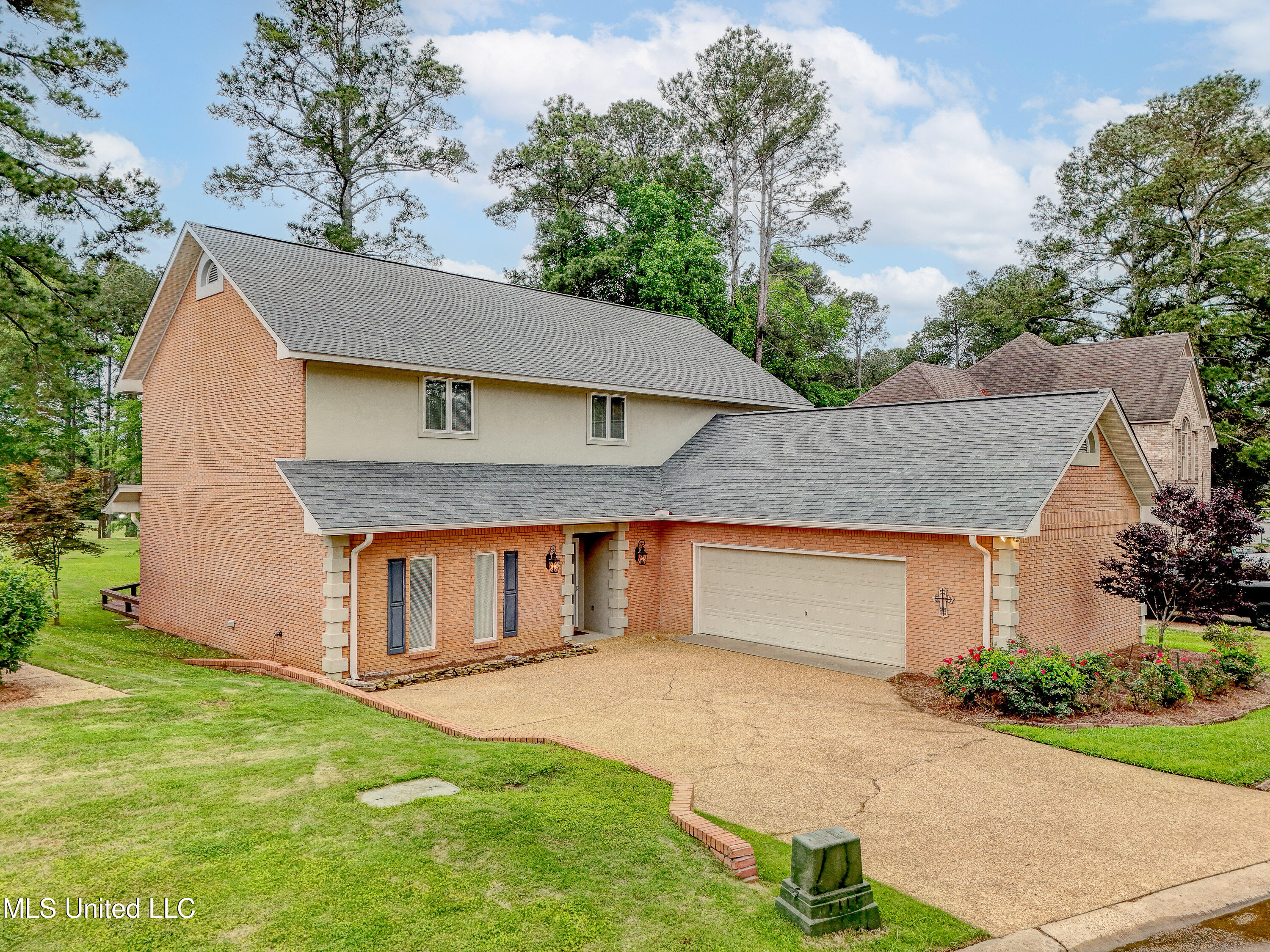 3099 E Fairway Drive, Brandon, Mississippi image 1