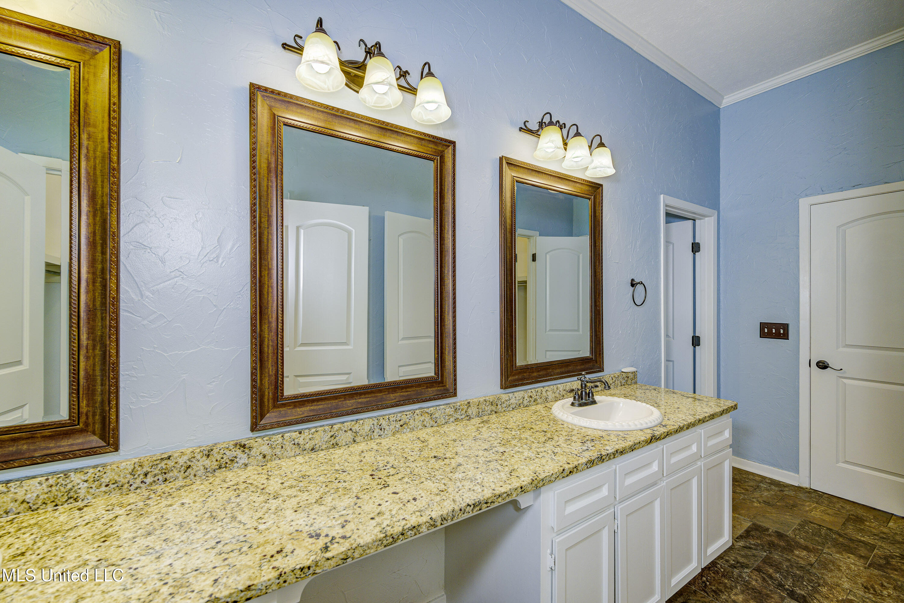 3099 E Fairway Drive, Brandon, Mississippi image 29