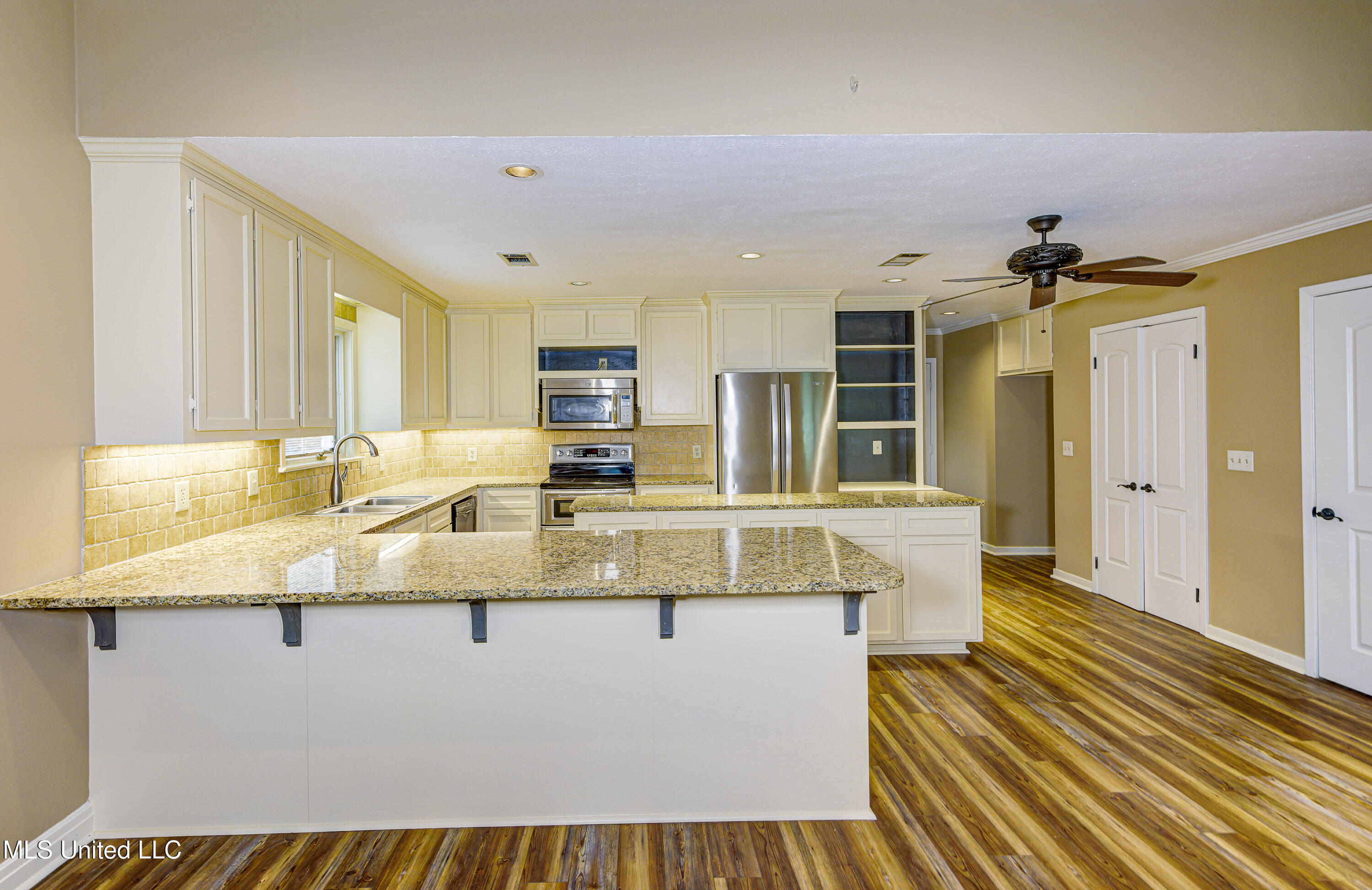3099 E Fairway Drive, Brandon, Mississippi image 8