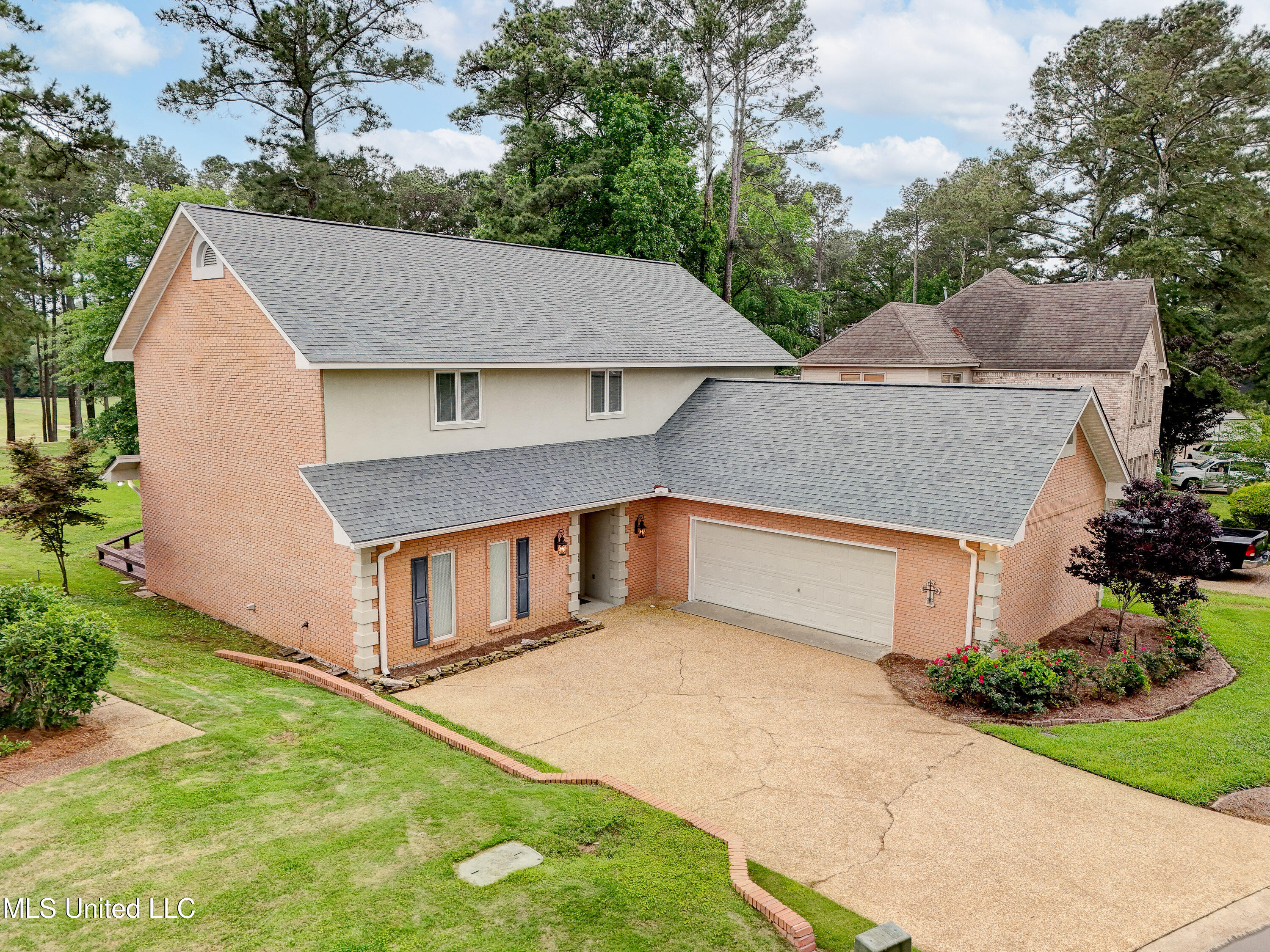 3099 E Fairway Drive, Brandon, Mississippi image 2