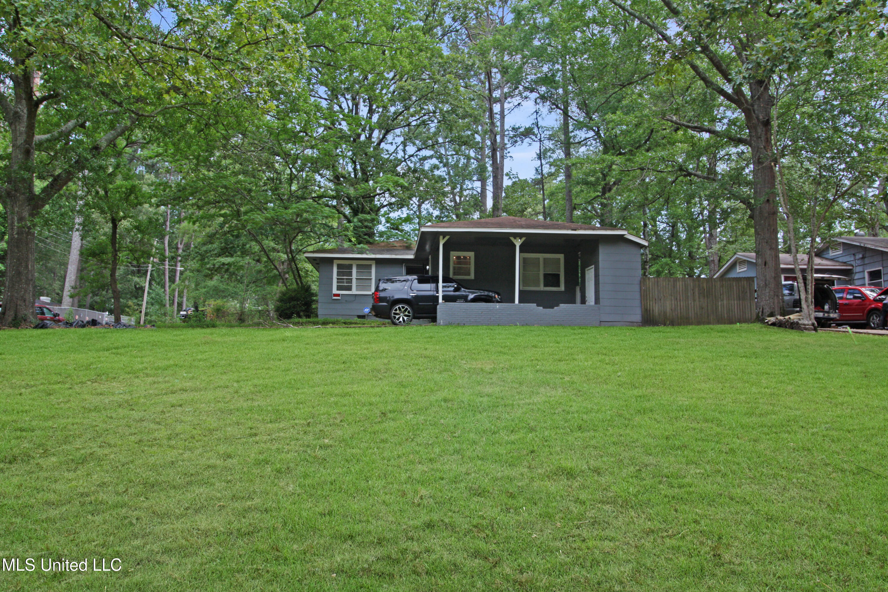 1249 Marydale Drive Drive, Jackson, Mississippi image 1