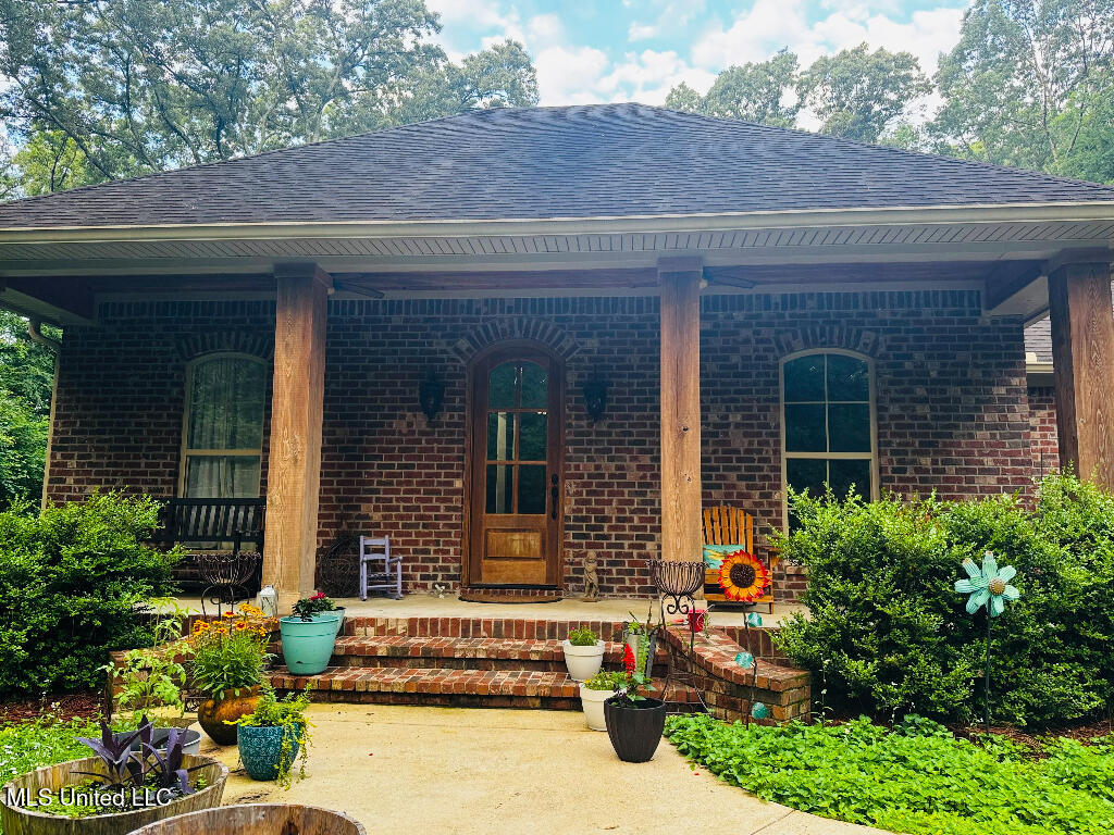 10225 Dry Grove Road, Raymond, Mississippi image 1