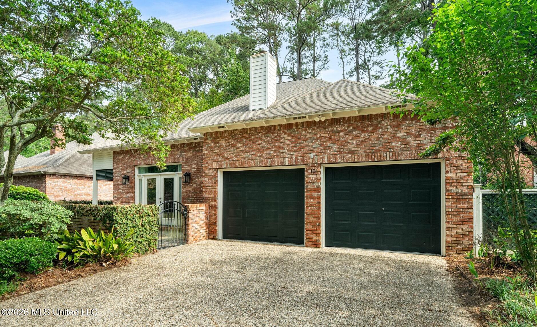 10 Moss Point Road