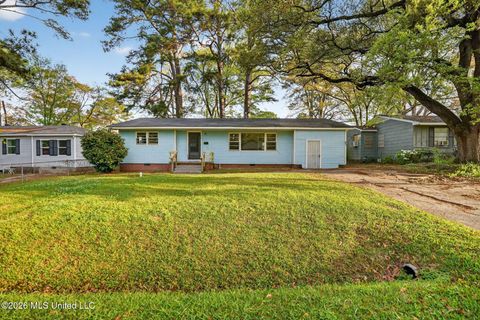 Homes For Sale - 734 Montclair Place<br/> Jackson, MS 39206