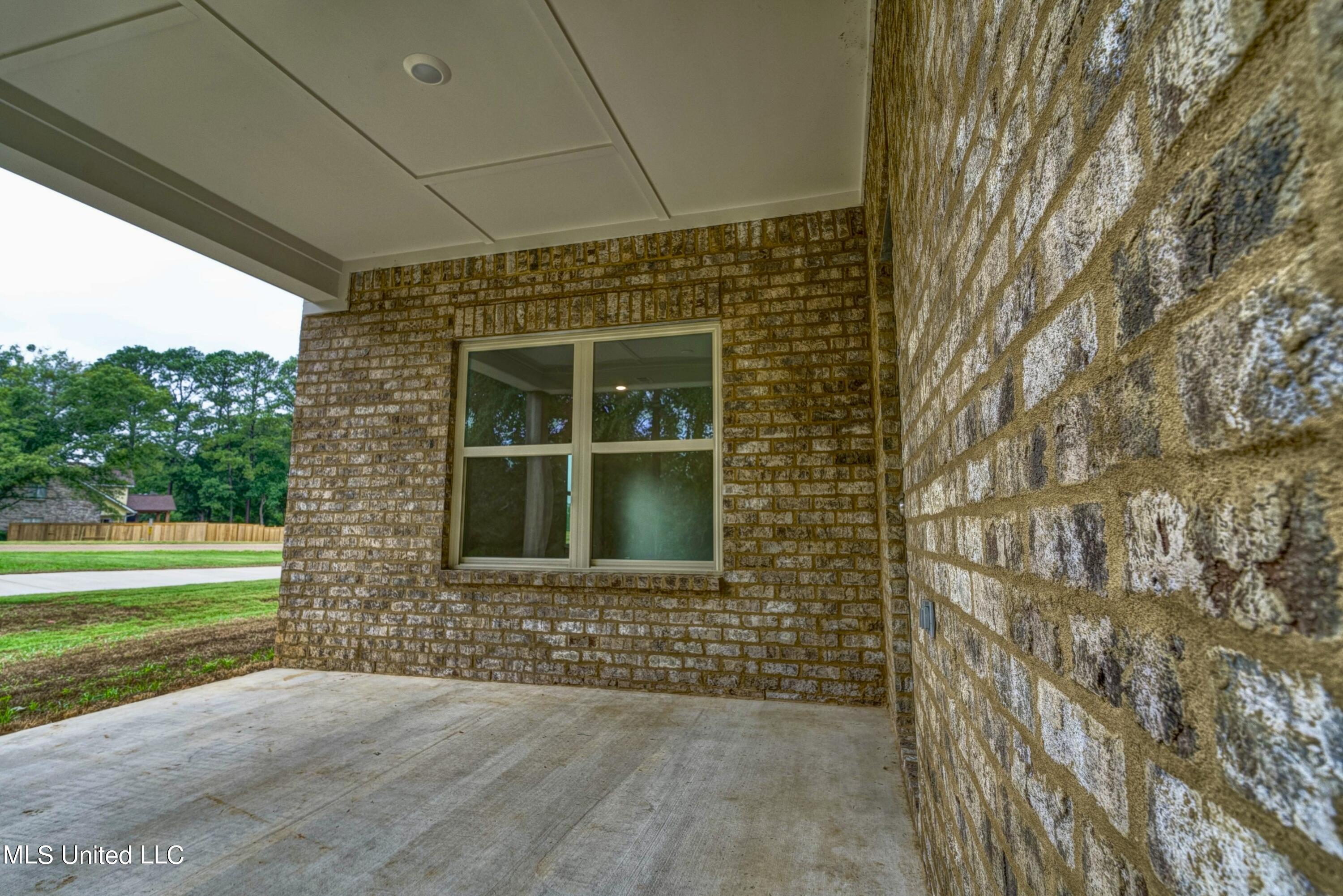 228 Deerfield Club Drive, Canton, Mississippi image 5