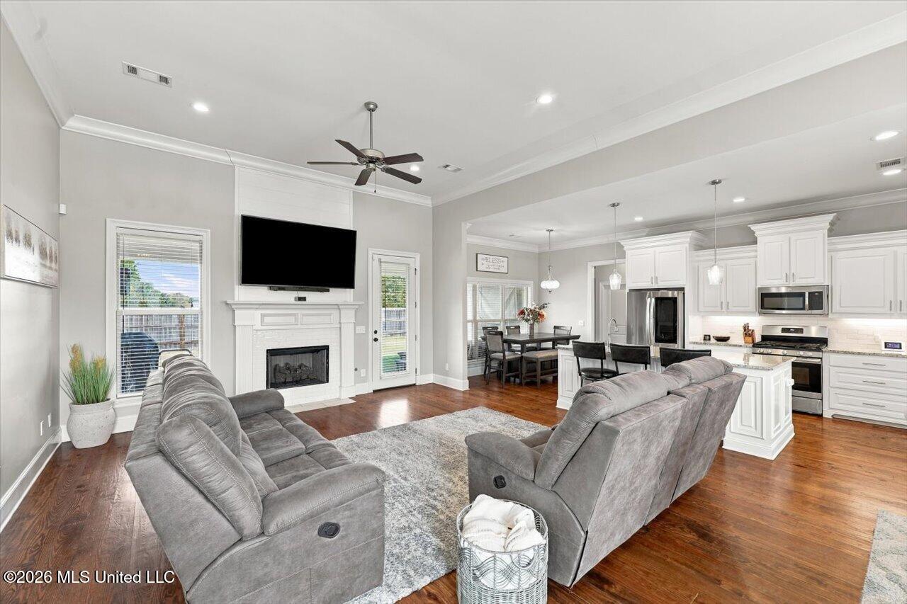 229 Dunbar Trail