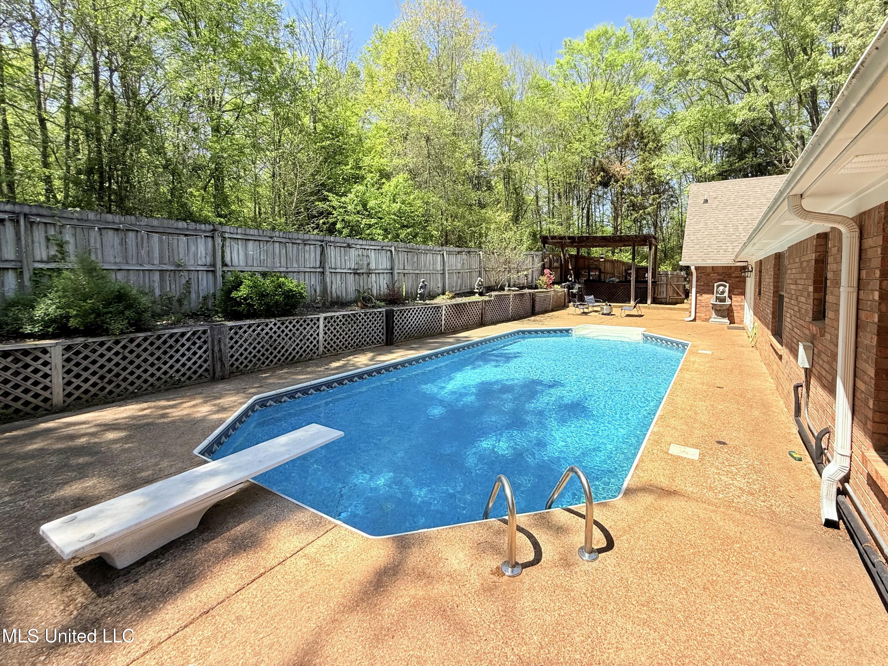 2771 Beaver Head Drive, Nesbit, Mississippi image 3