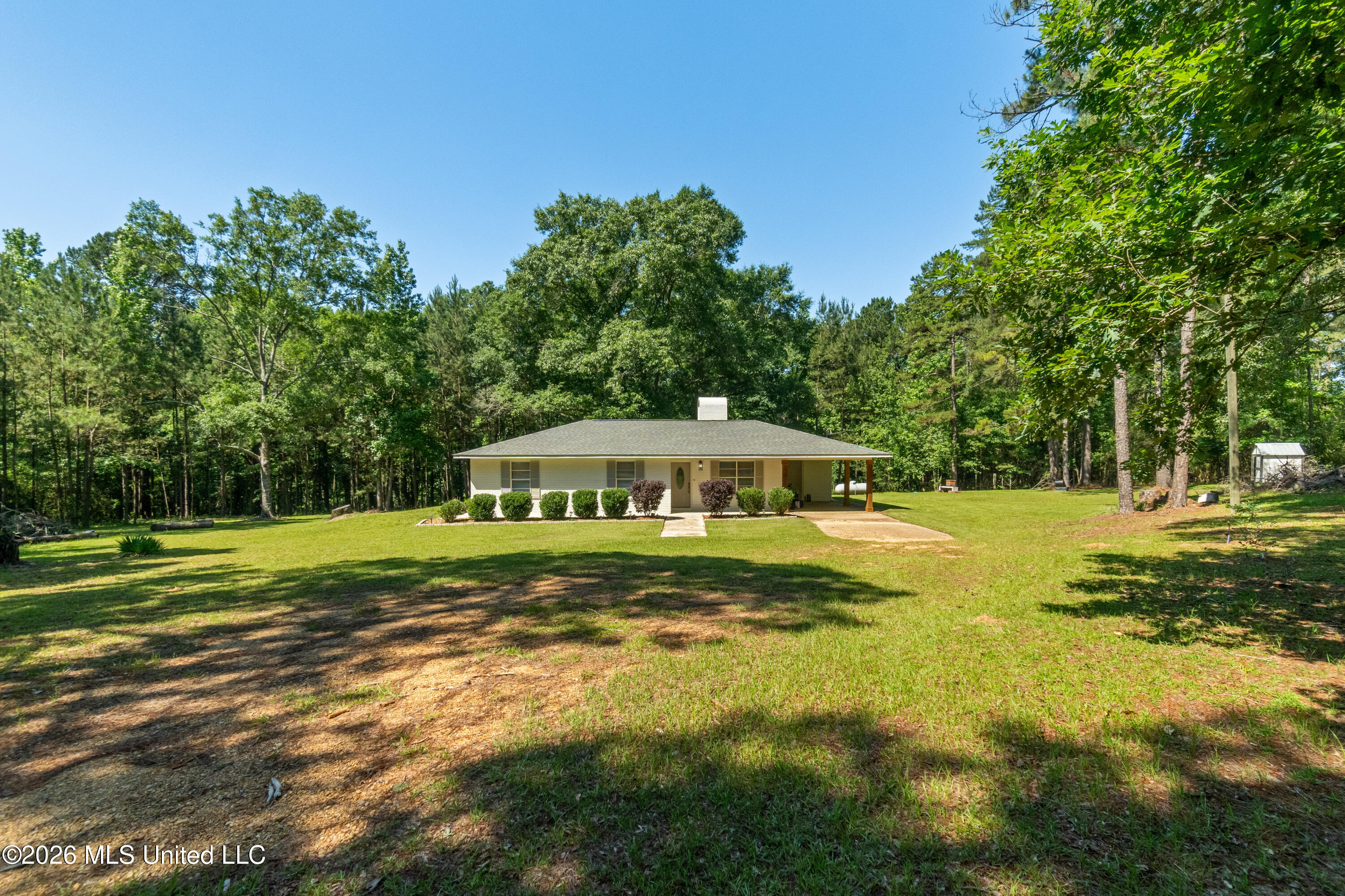 7122 Summit Holmesville Road