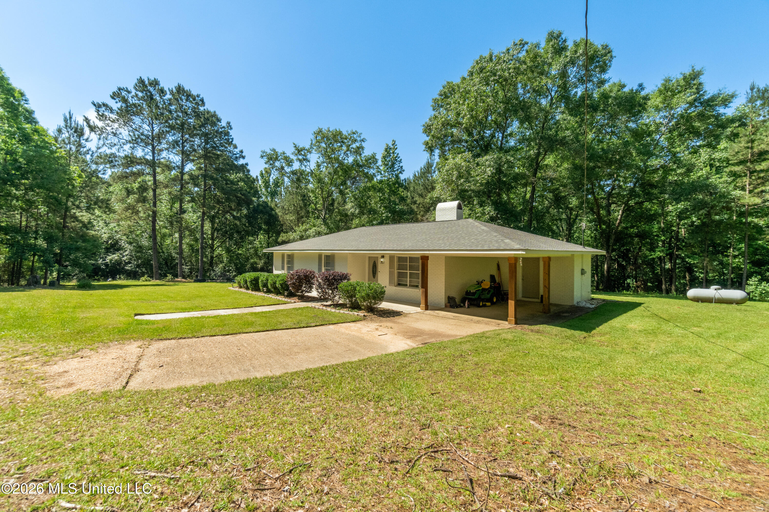 7122 Summit Holmesville Road