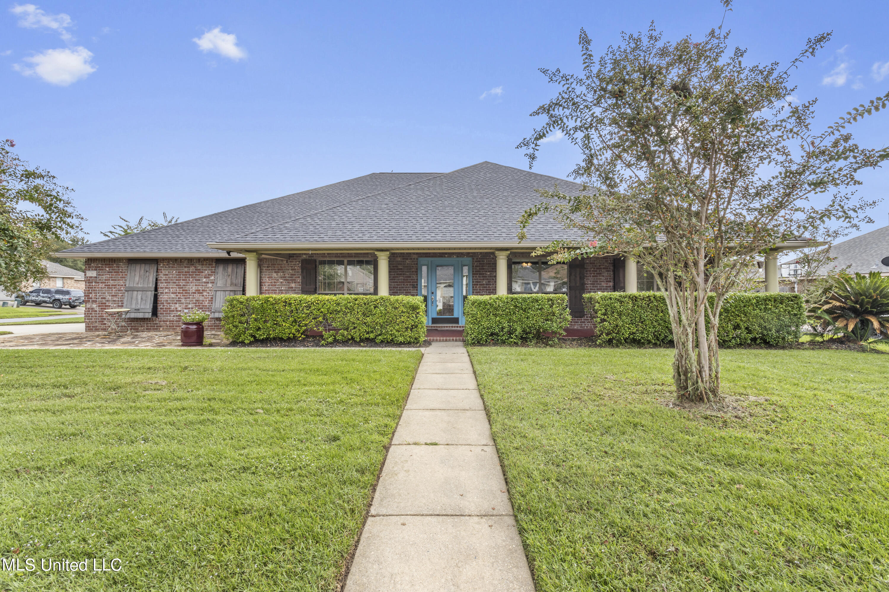 11341 Camelot Estates Drive, Gulfport, Mississippi image 1