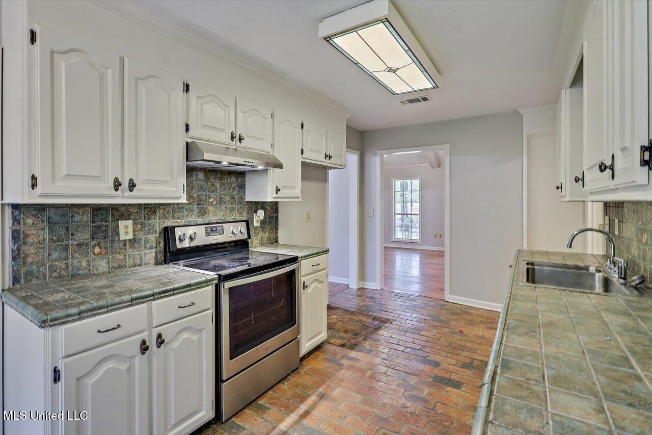 1554 Orchard Wood Road, Terry, Mississippi image 11