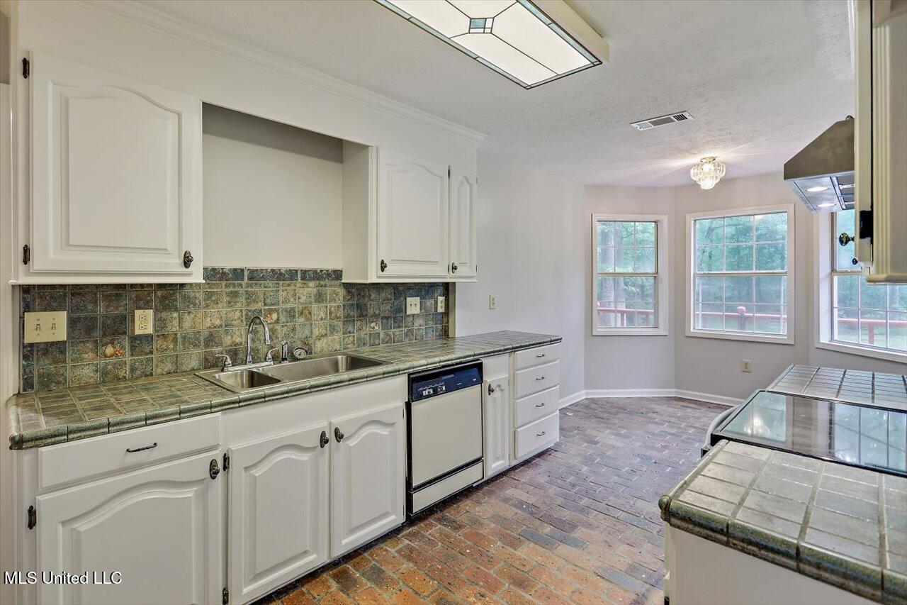 1554 Orchard Wood Road, Terry, Mississippi image 10