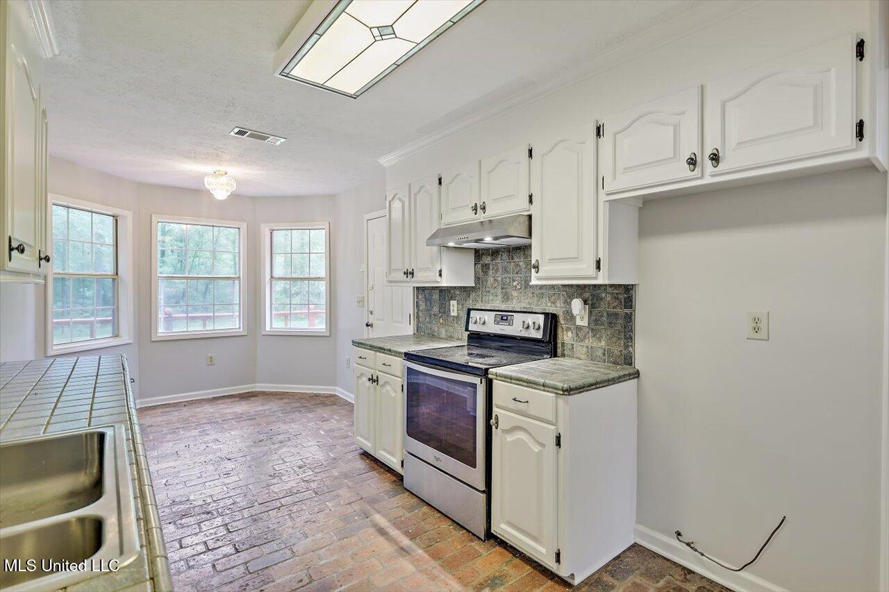 1554 Orchard Wood Road, Terry, Mississippi image 13