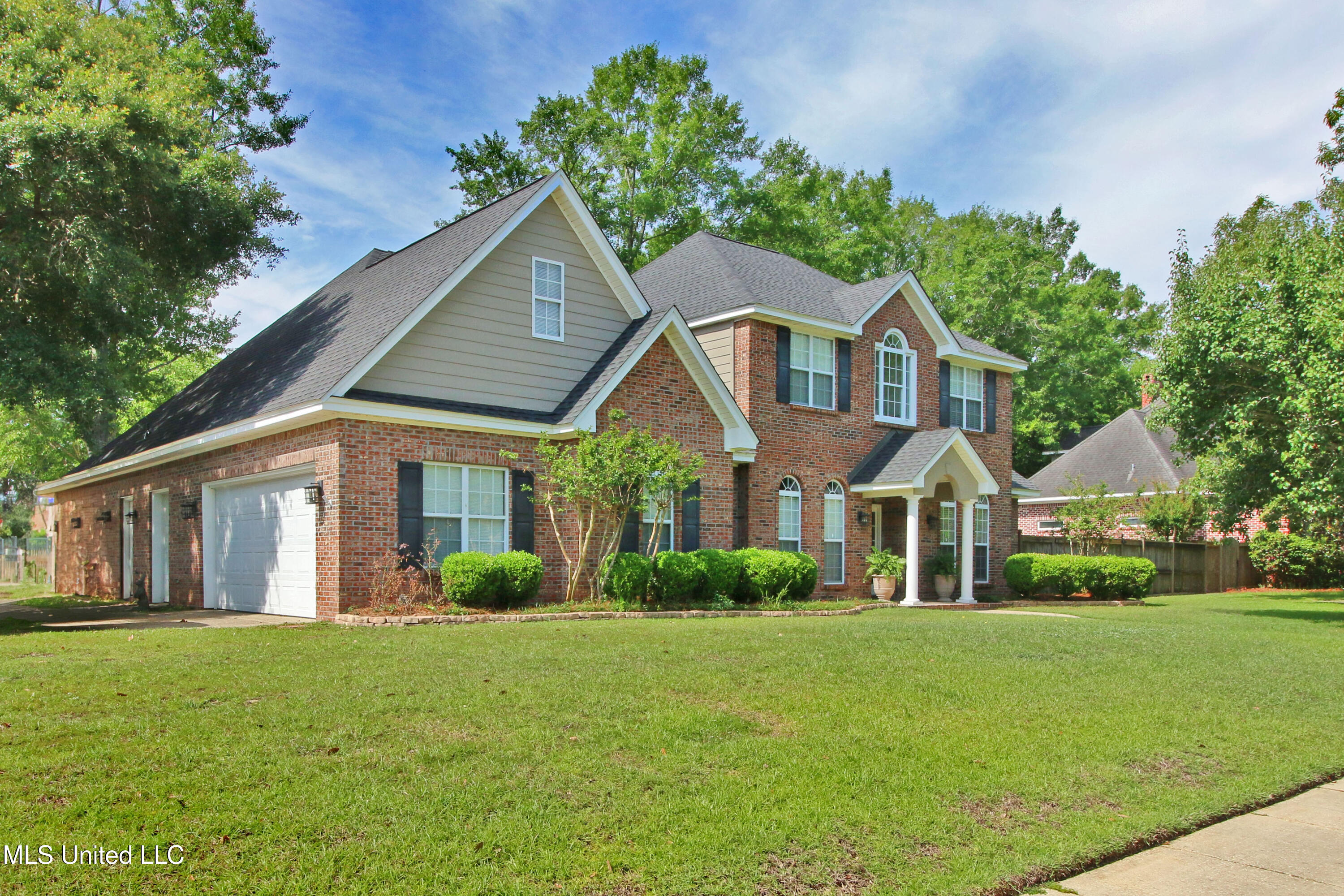 2528 Faulkner Court, Ocean Springs, Mississippi image 2