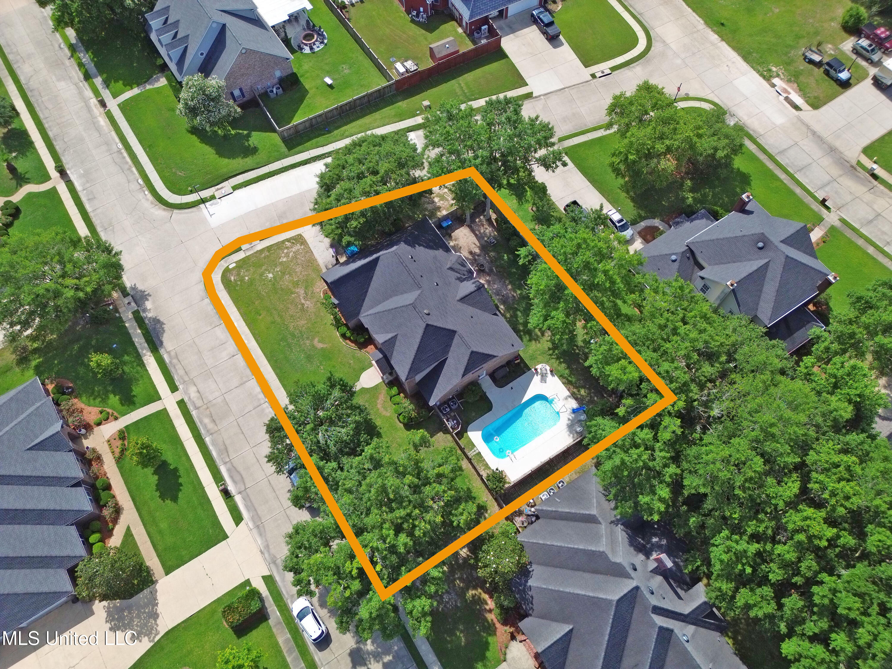 2528 Faulkner Court, Ocean Springs, Mississippi image 4