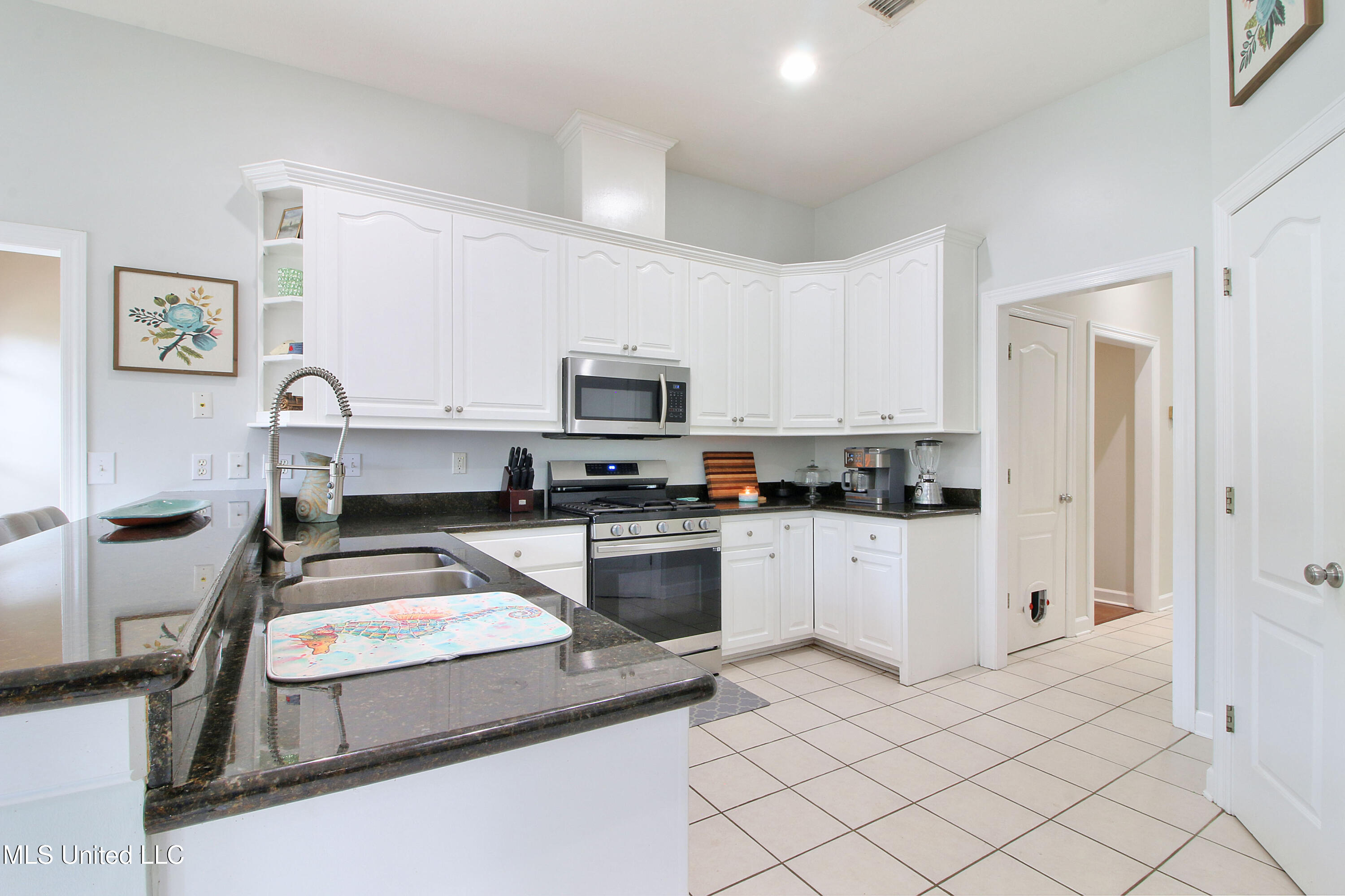 2528 Faulkner Court, Ocean Springs, Mississippi image 12