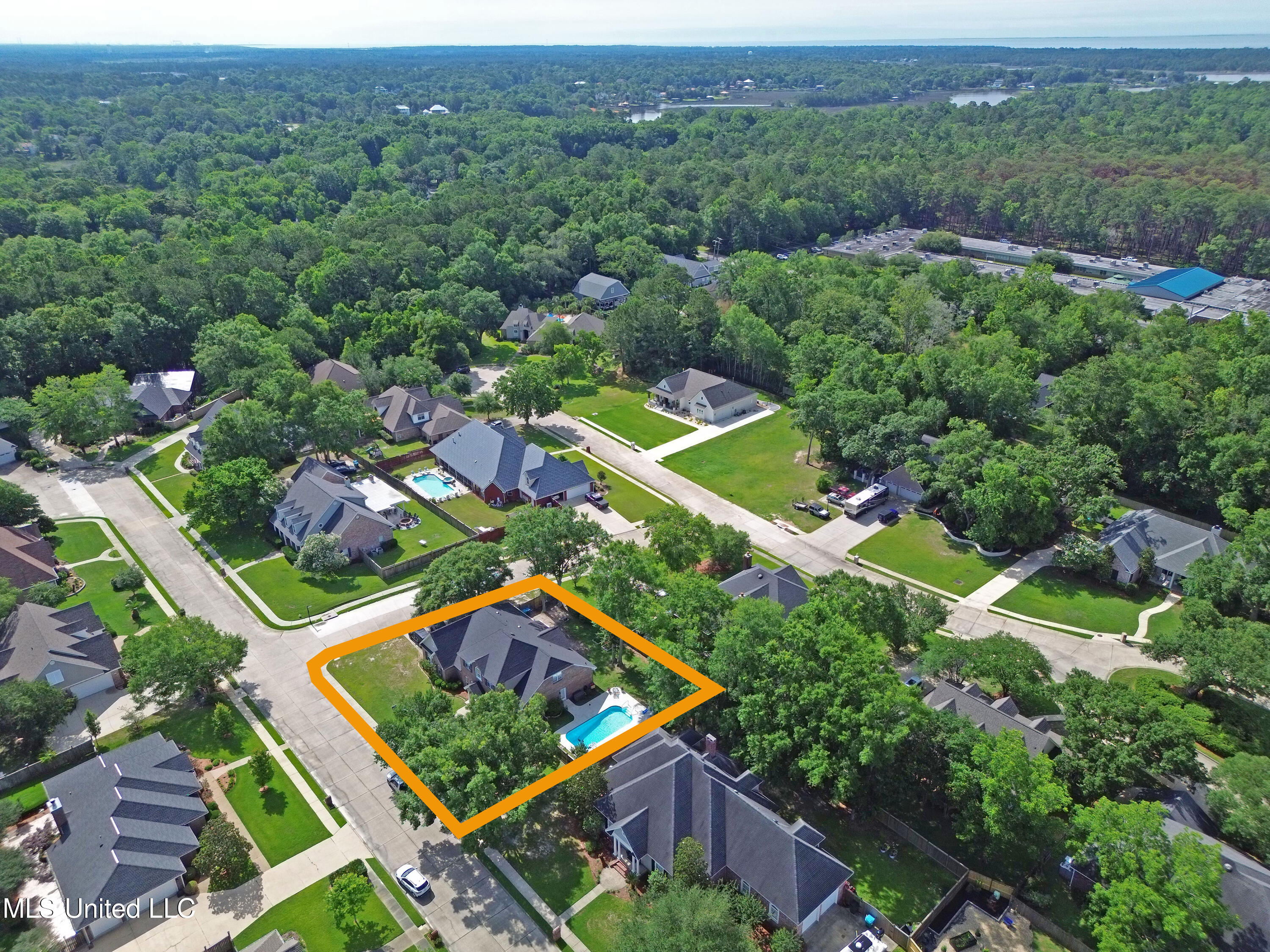 2528 Faulkner Court, Ocean Springs, Mississippi image 5