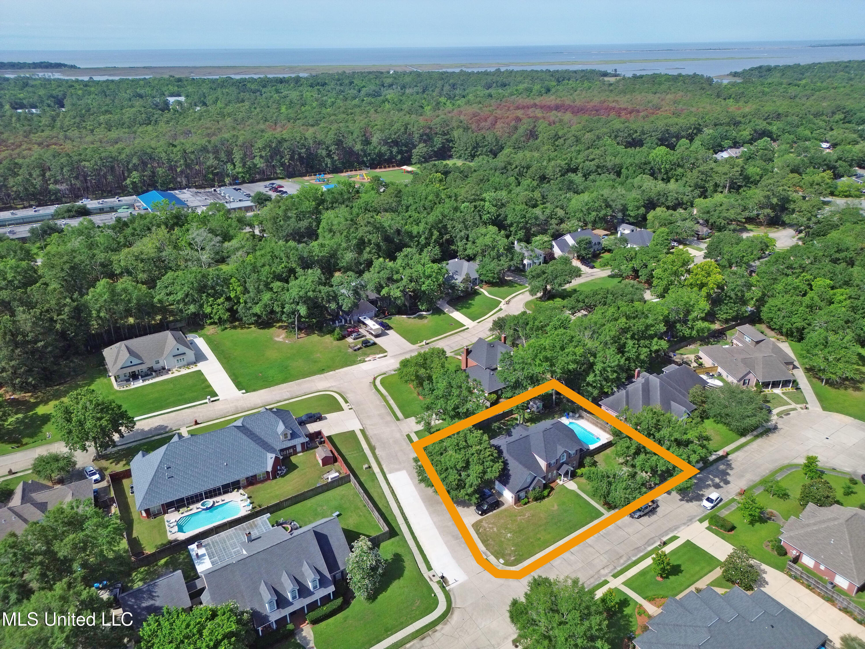 2528 Faulkner Court, Ocean Springs, Mississippi image 6