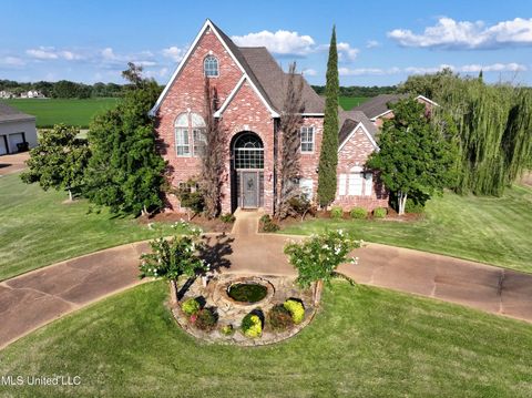 Homes For Sale - 1600 River Oaks Drive<br/> Leflore County, Greenwood, MS 38930