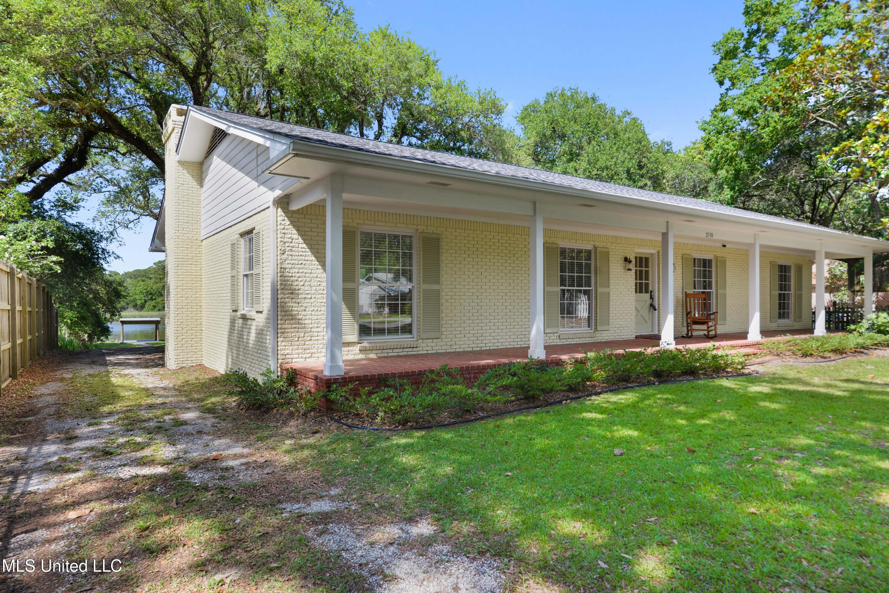 2508 Orrell Drive, Gautier, Mississippi image 2