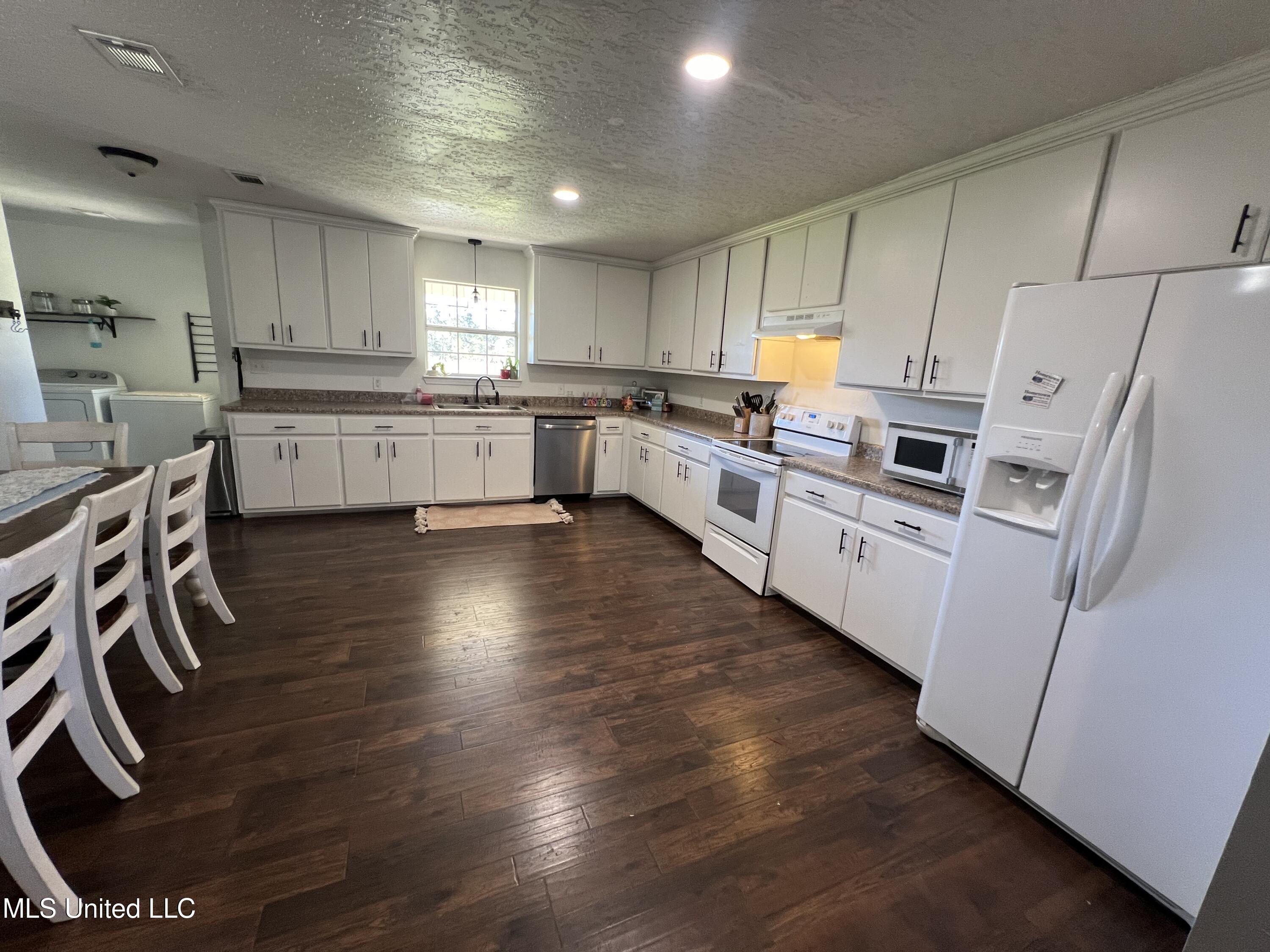 4400 Sammie Hearndon Road, Moss Point, Mississippi image 6
