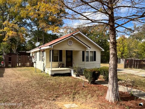 Homes For Sale - 222 Avalon Street<br/> Brookhaven, MS 39601