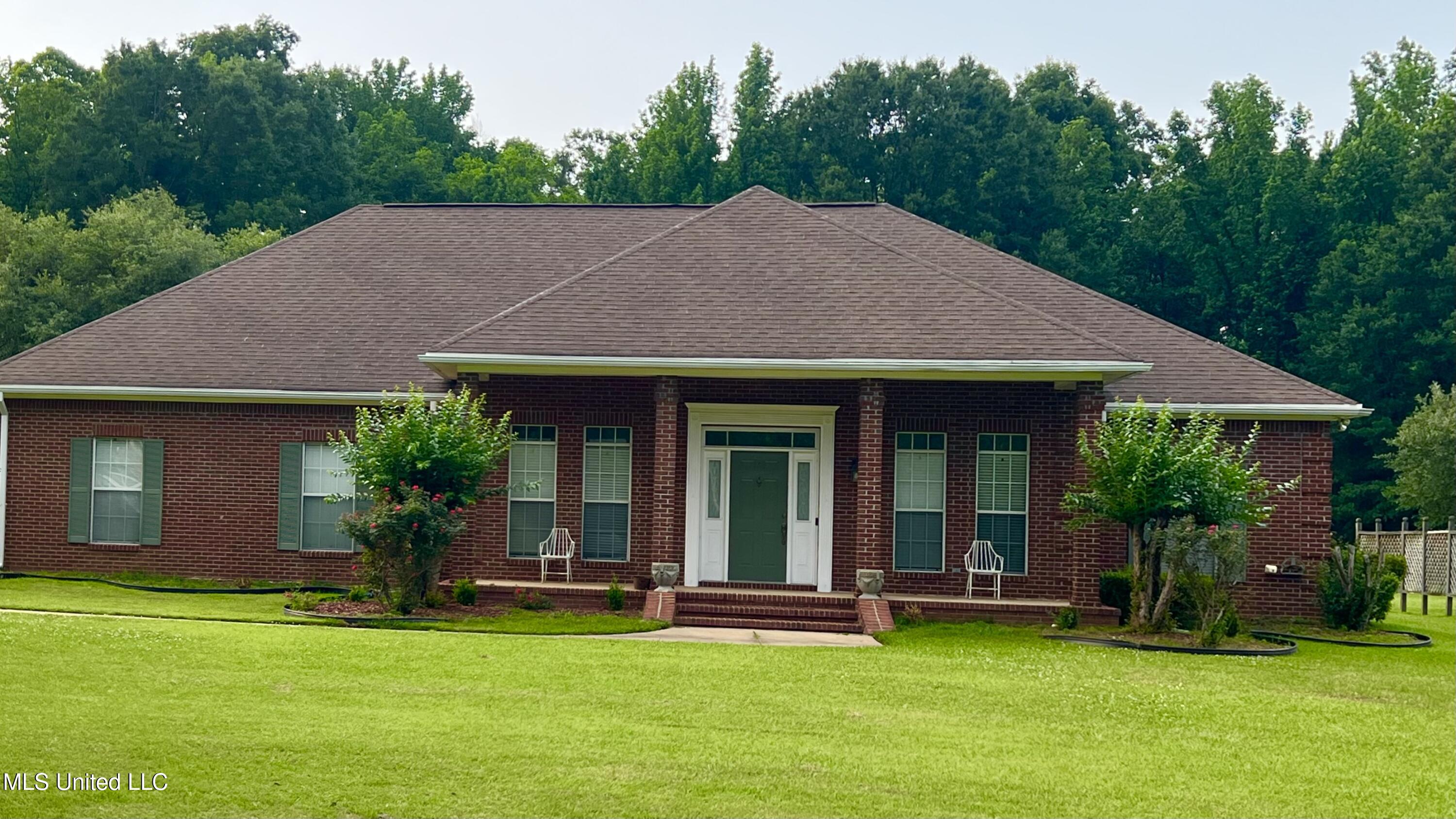 1215 Parks Place, Byram, Mississippi image 1