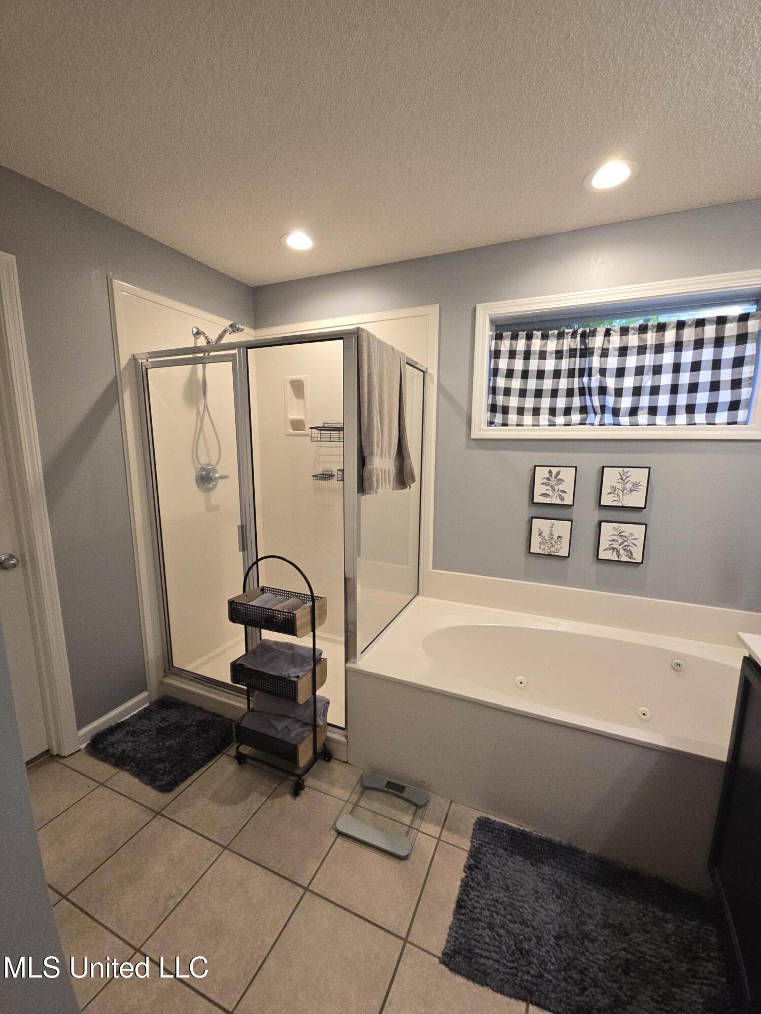 10708 Wyckford Drive Drive, Olive Branch, Mississippi image 13