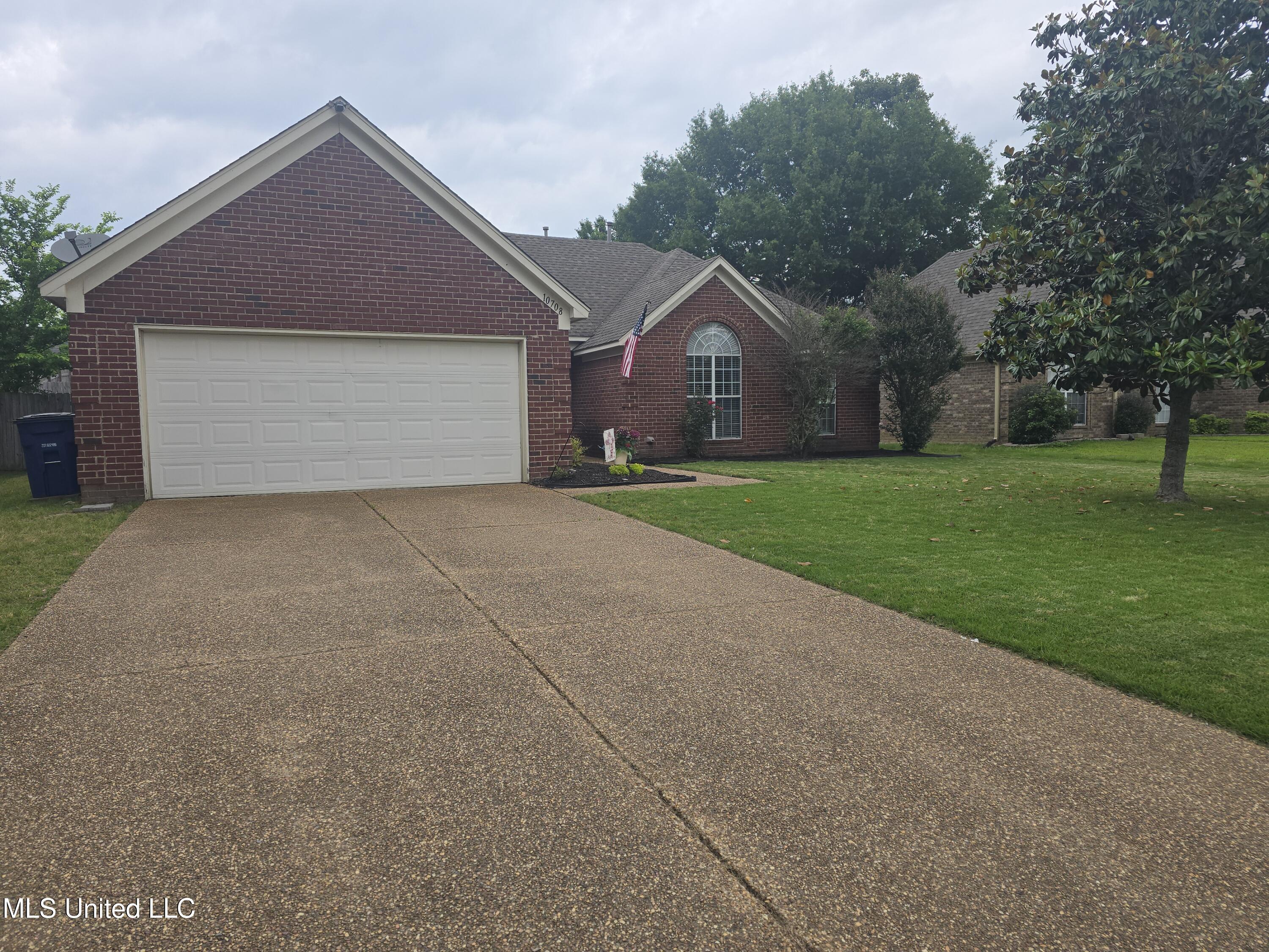 10708 Wyckford Drive Drive, Olive Branch, Mississippi image 3