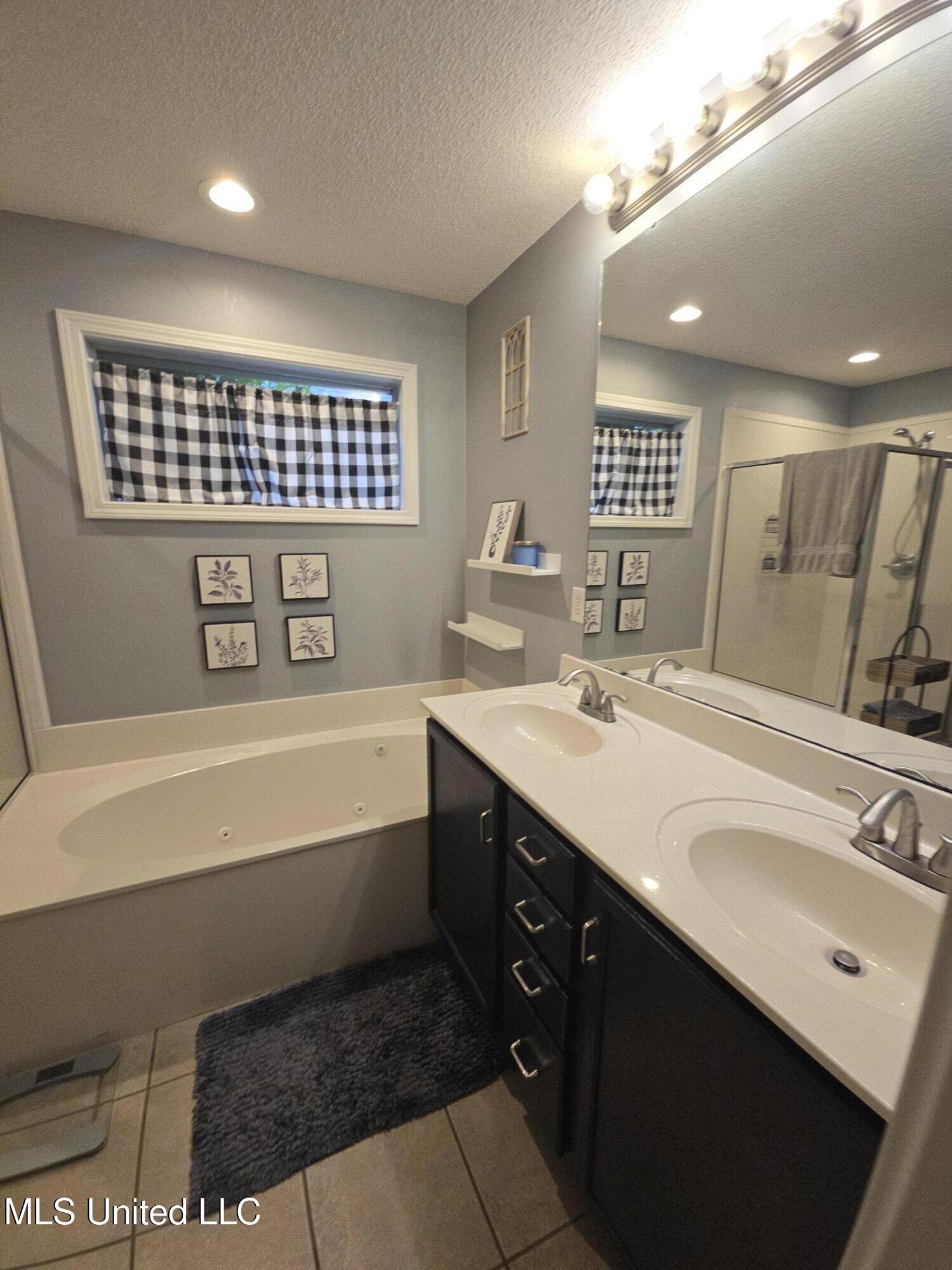 10708 Wyckford Drive Drive, Olive Branch, Mississippi image 12