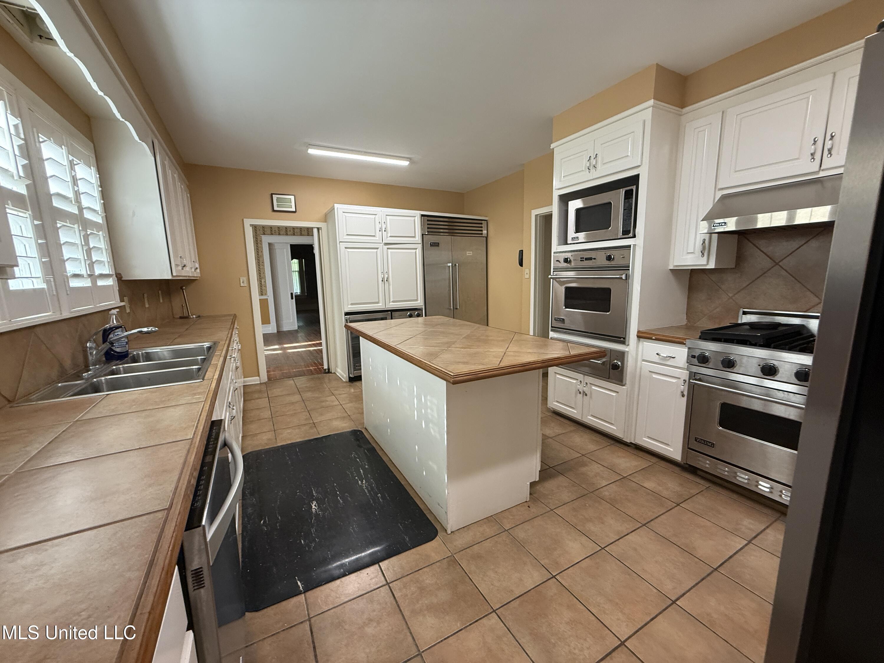 1303 River Road, Greenwood, Mississippi image 7